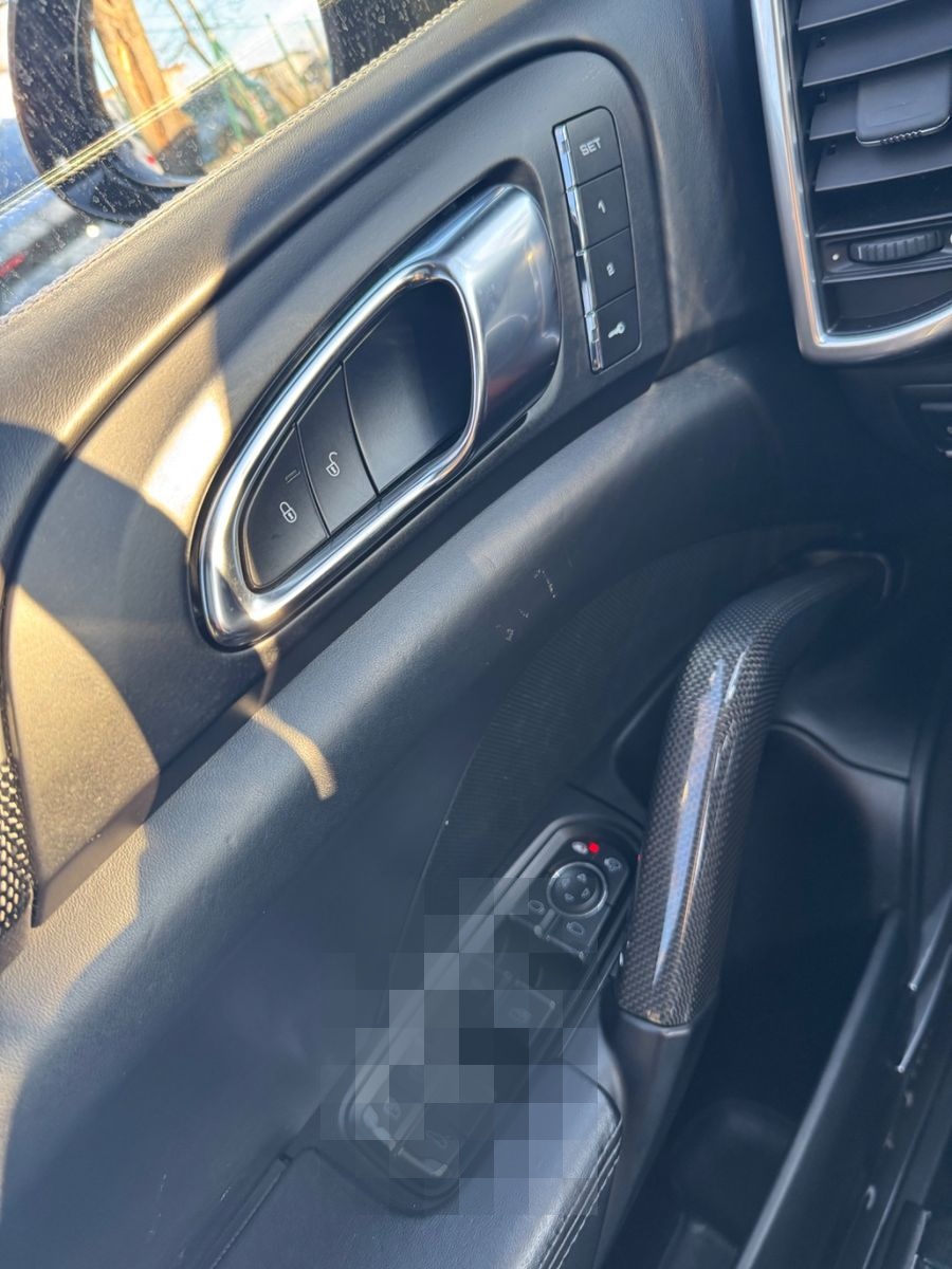 Porsche Cayenne Turbo S Panorama/Carbon Optik /NEUTÜV foto 15