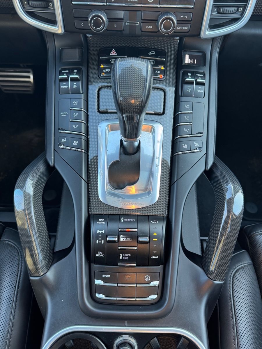 Porsche Cayenne Turbo S Panorama/Carbon Optik /NEUTÜV foto 23