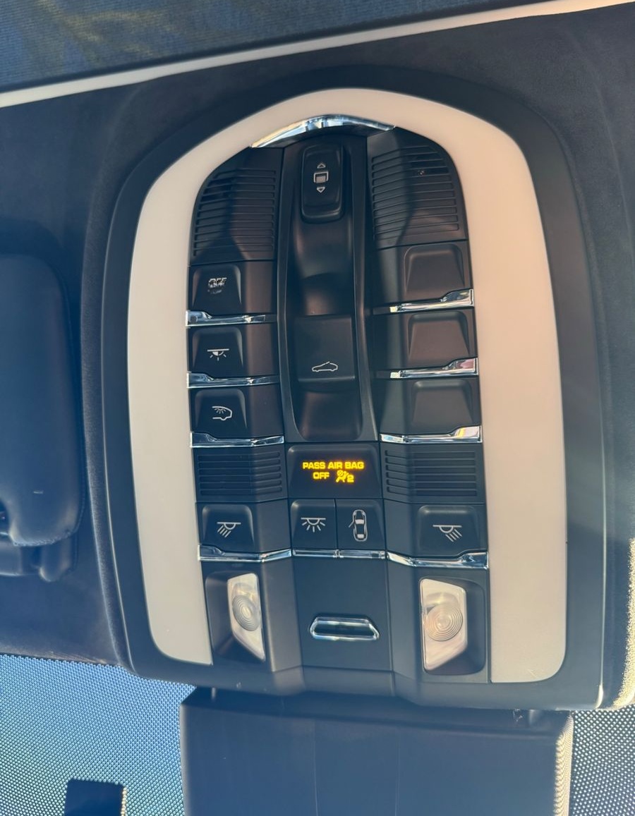 Porsche Cayenne Turbo S Panorama/Carbon Optik /NEUTÜV foto 24