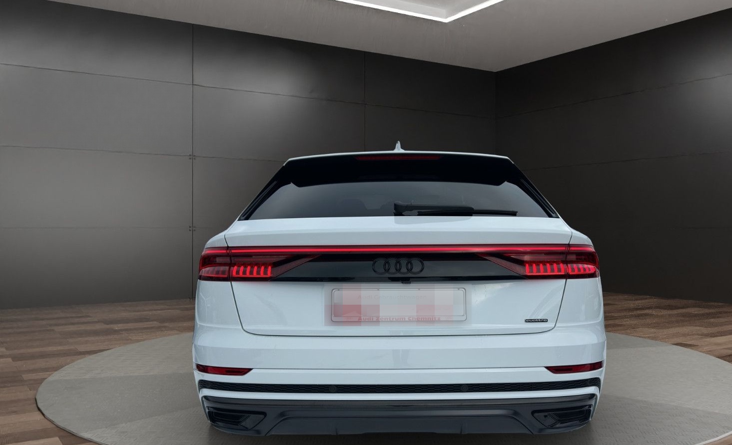 Audi Q8 50 TDI qu. tipt. S LINE COMP+AHZV+AIR+HD+HEAD foto 5