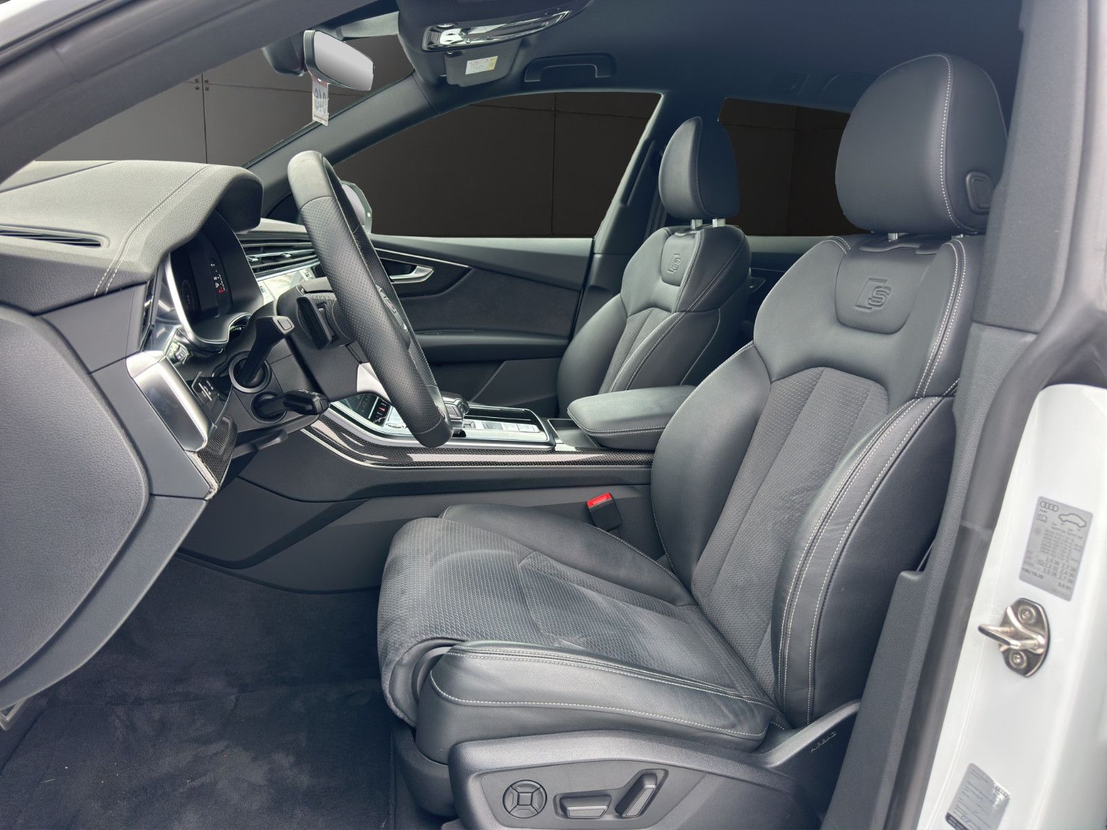 Audi Q8 50 TDI qu. tipt. S LINE COMP+AHZV+AIR+HD+HEAD foto 10