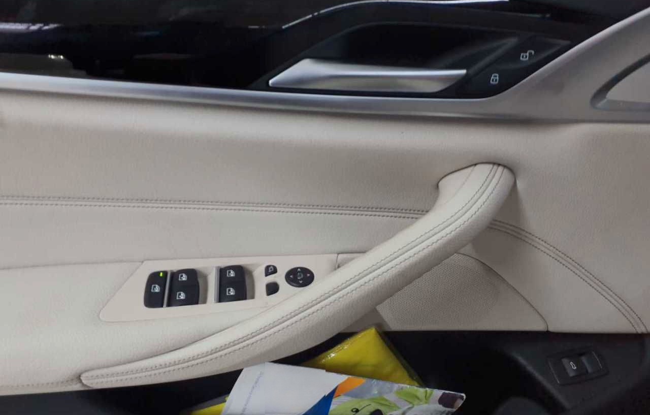 BMW 520i Touring Aut. Navi Sthzg Leder  foto 4