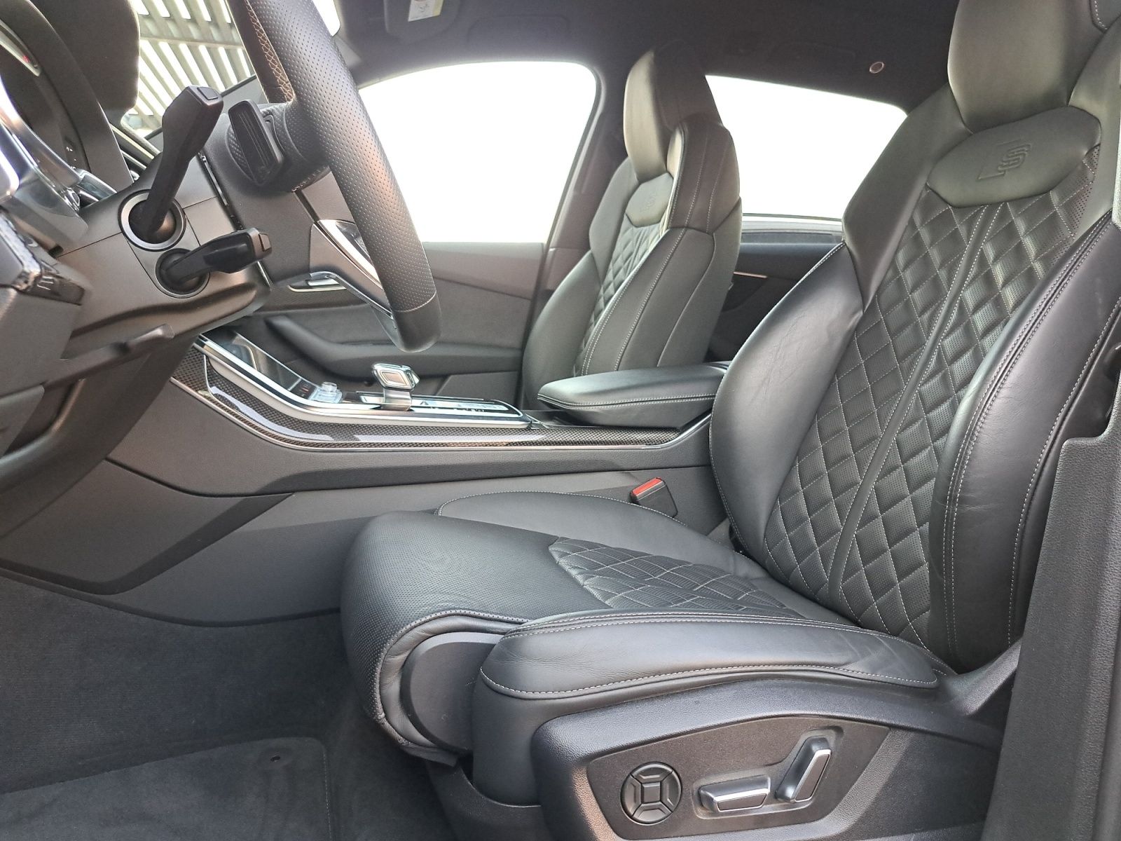 Audi SQ7 comp. plus TFSI quattro tiptr. PANO MATRIX B foto 16