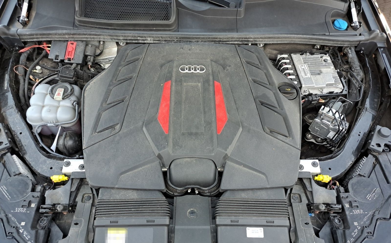 Audi SQ7 comp. plus TFSI quattro tiptr. PANO MATRIX B foto 22