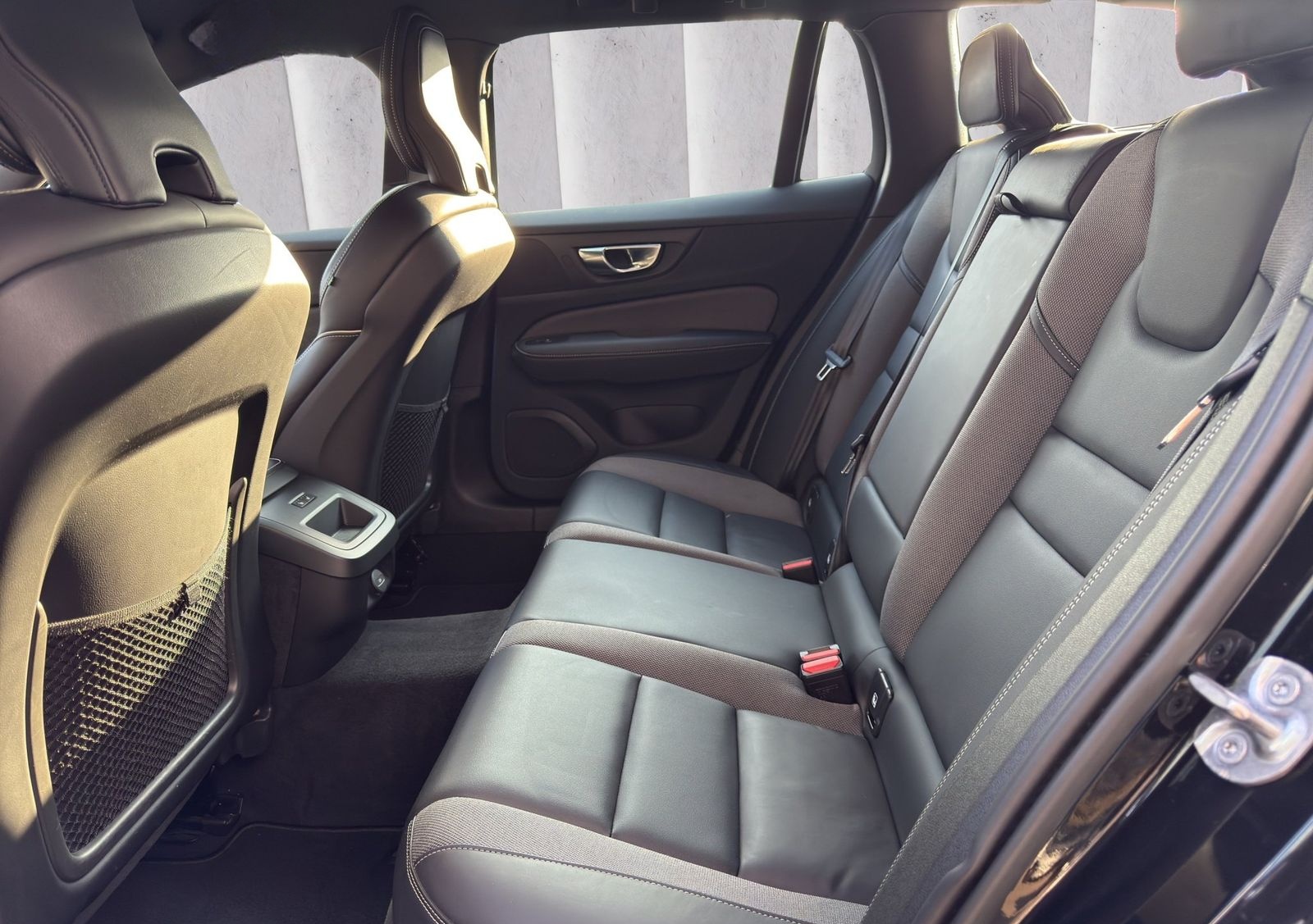 Volvo V60 B3 Plus Dark foto 11