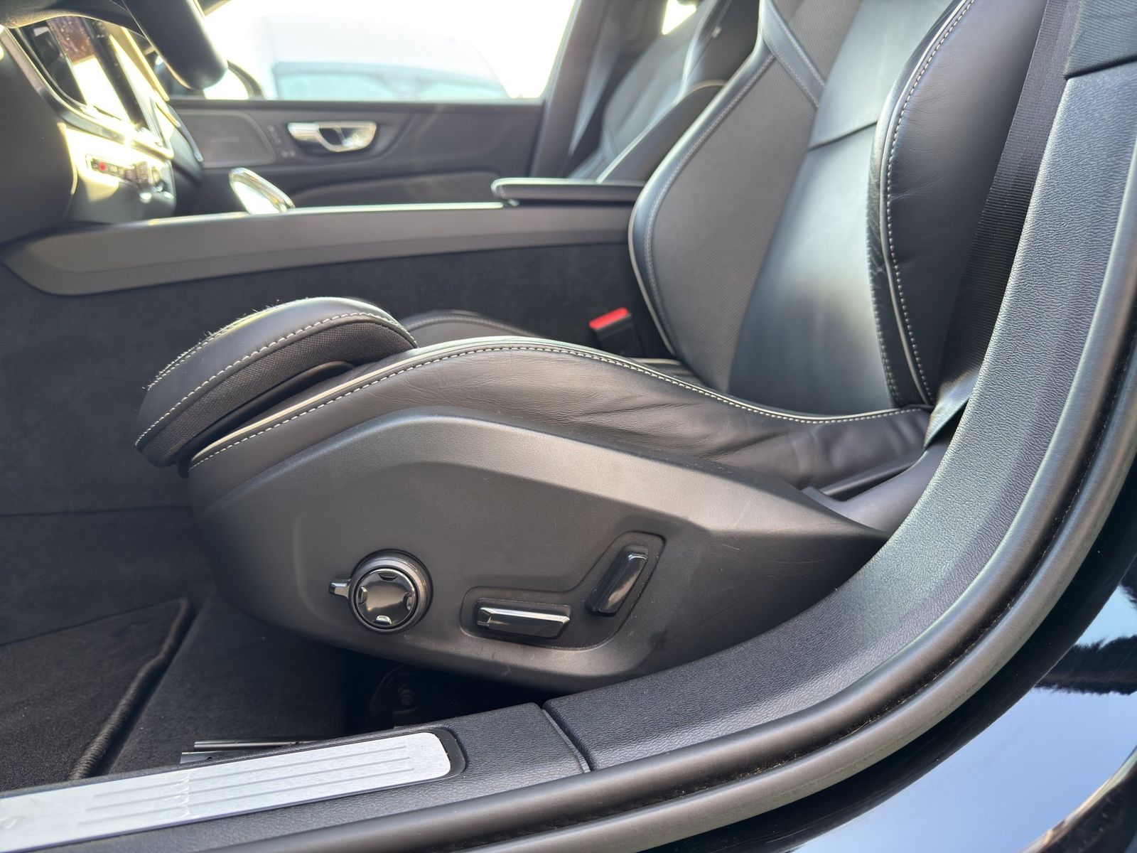 Volvo V60 B3 Plus Dark foto 20