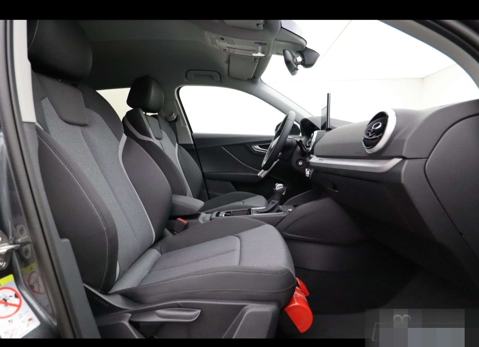 Audi Q2 S-LINE 35 TFSI S TRONIC (+NAVI+AUTOMATIK) LED foto 6