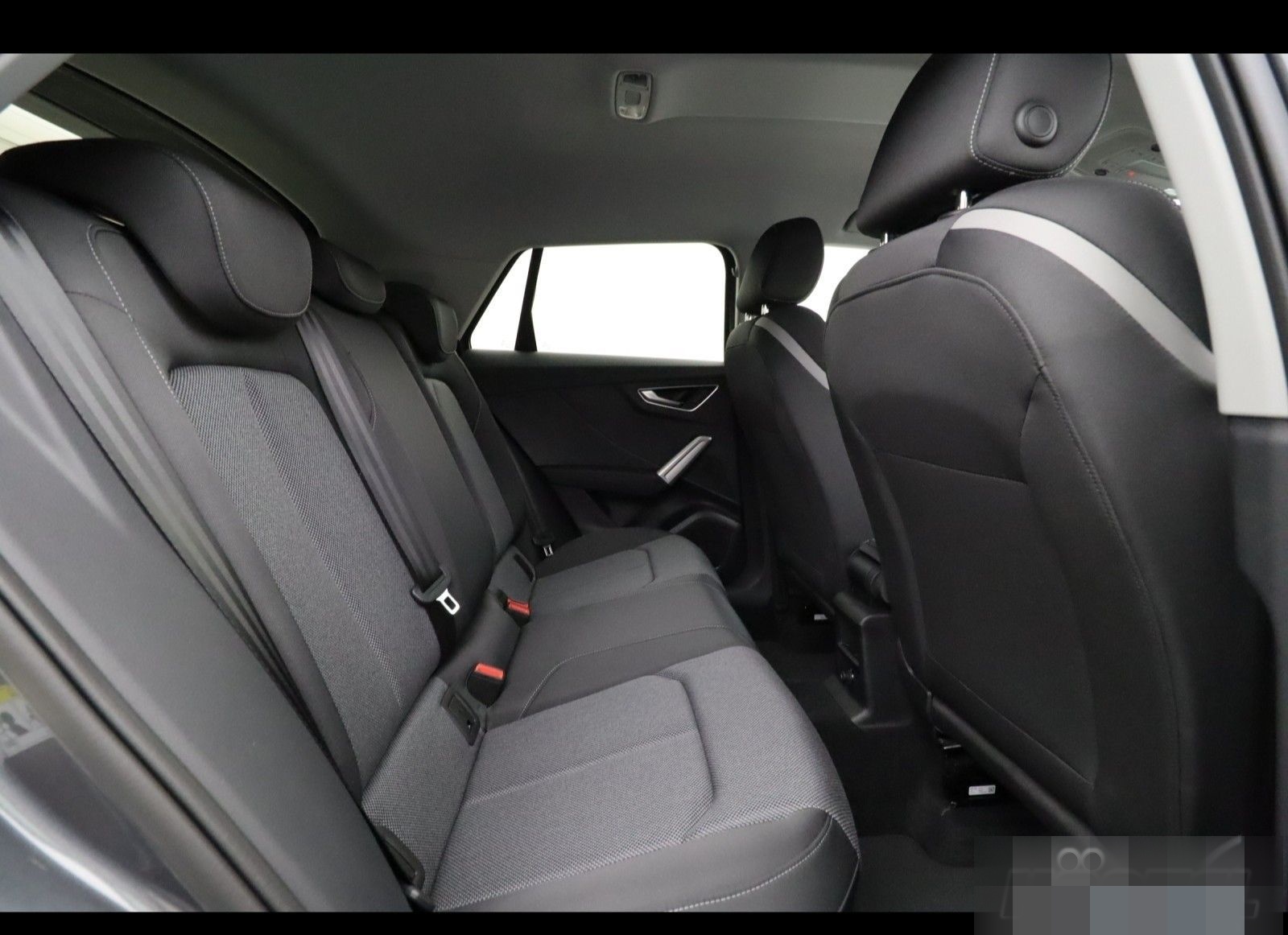 Audi Q2 S-LINE 35 TFSI S TRONIC (+NAVI+AUTOMATIK) LED foto 7