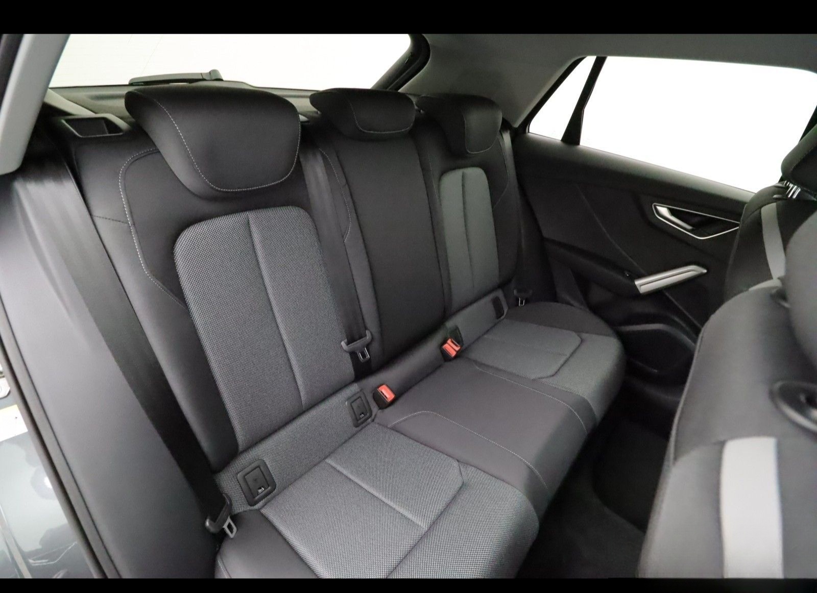 Audi Q2 S-LINE 35 TFSI S TRONIC (+NAVI+AUTOMATIK) LED foto 8
