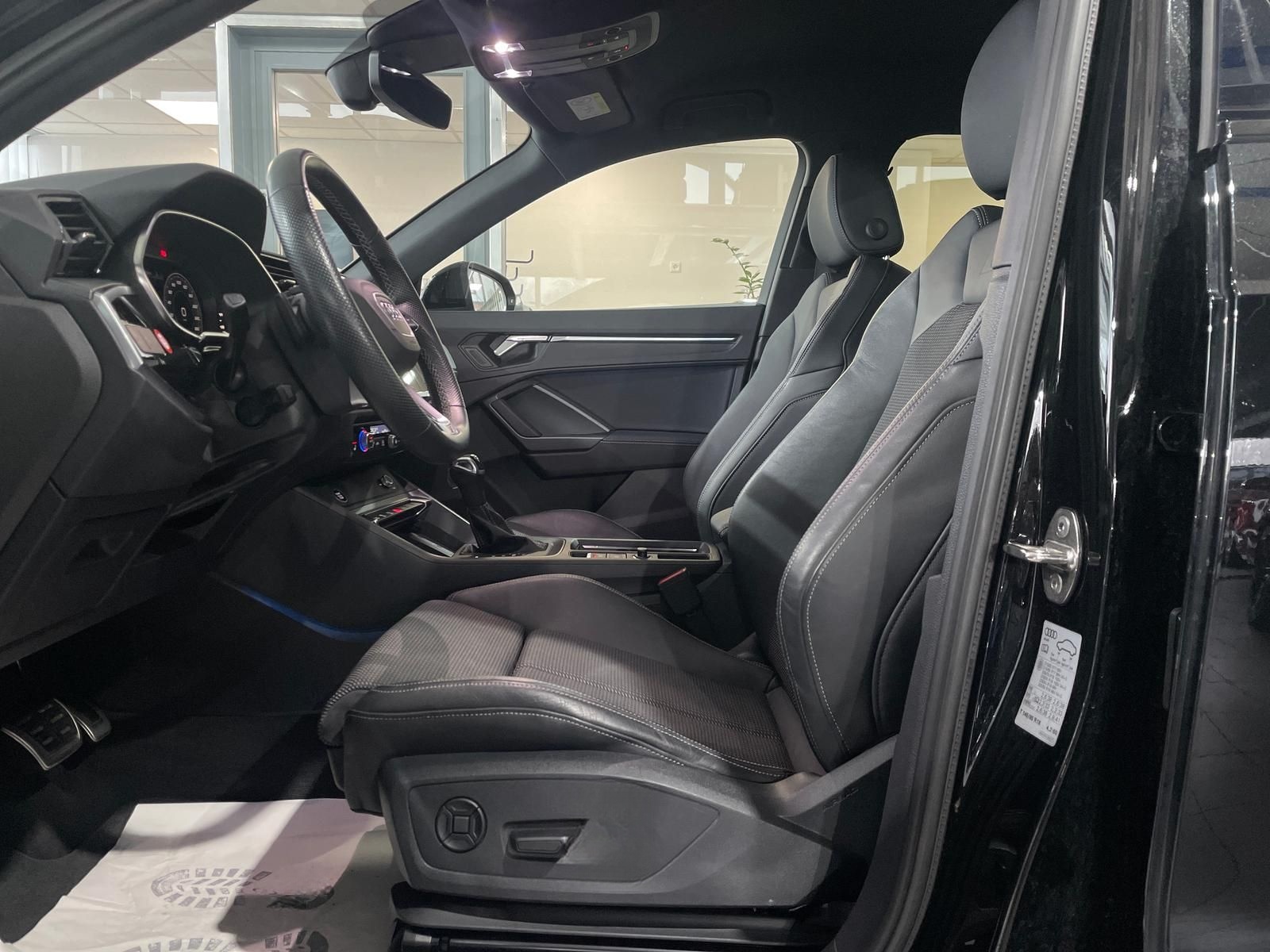 Audi Q3 35TDI S-Tronic 3xS-line MATRIX AHK VIRTUAL foto 14