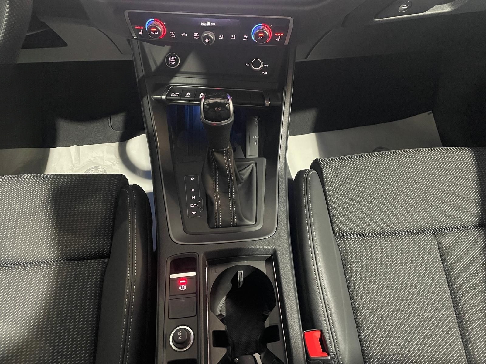 Audi Q3 35TDI S-Tronic 3xS-line MATRIX AHK VIRTUAL foto 18