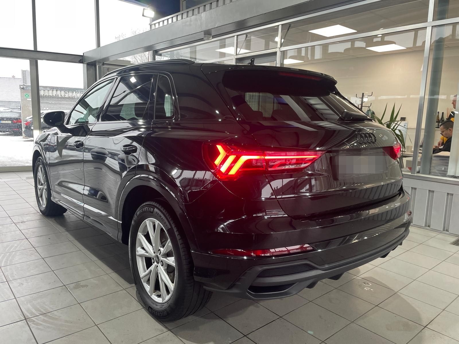 Audi Q3 35TDI S-Tronic 3xS-line MATRIX AHK VIRTUAL foto 7