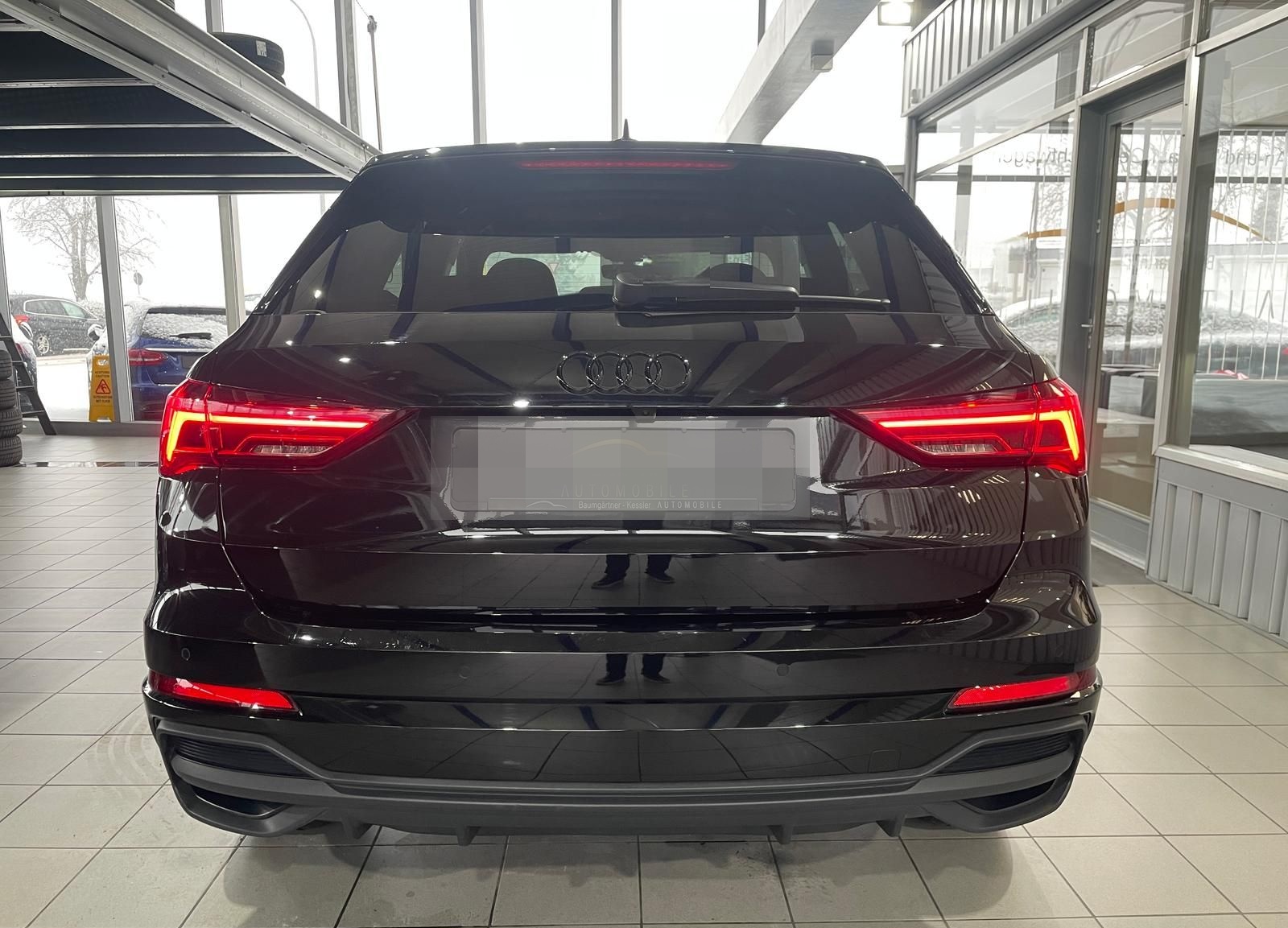 Audi Q3 35TDI S-Tronic 3xS-line MATRIX AHK VIRTUAL foto 8