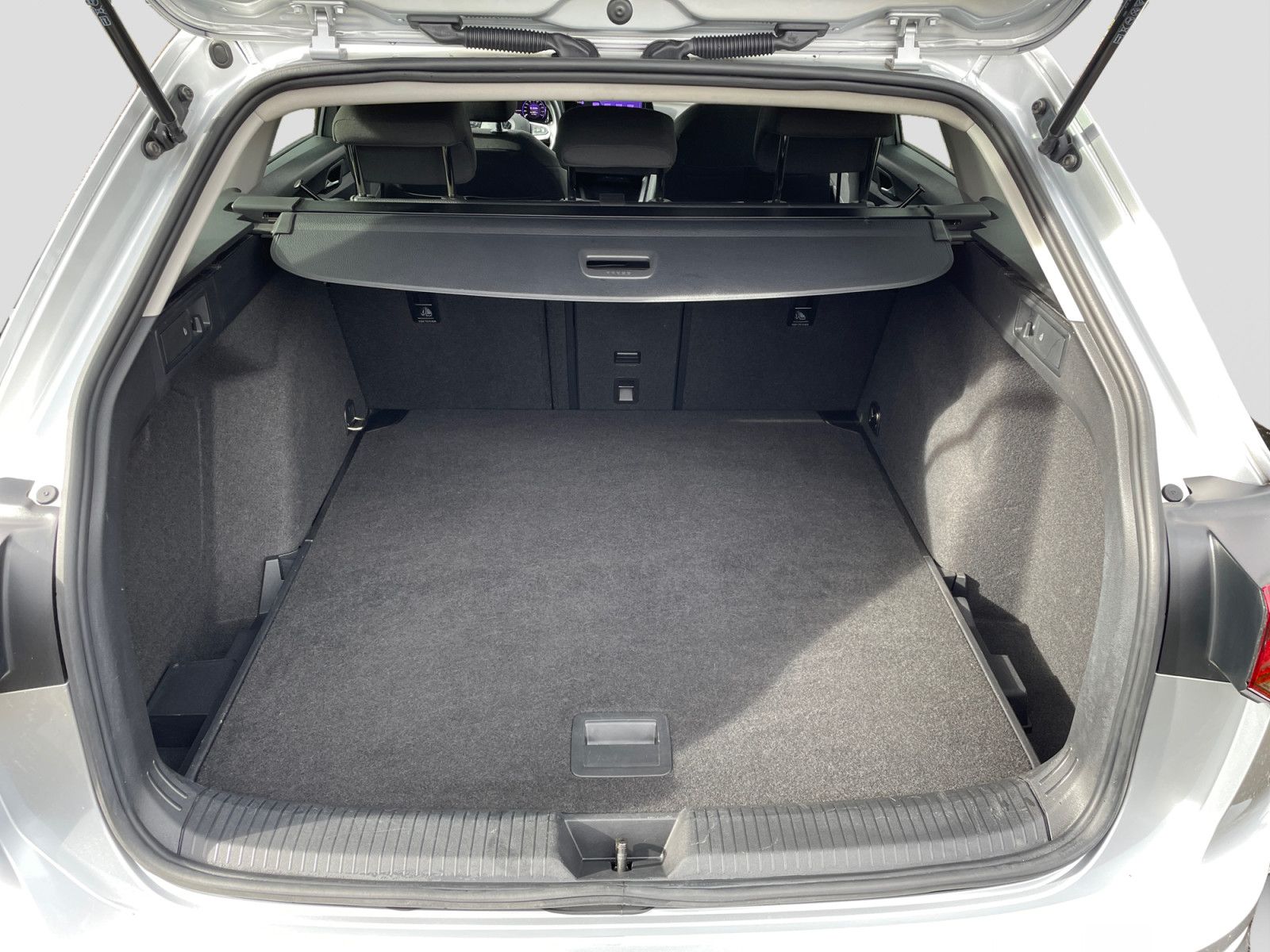 Volkswagen Golf VIII Variant 2.0TDI DSG Life LED Navi APP foto 12