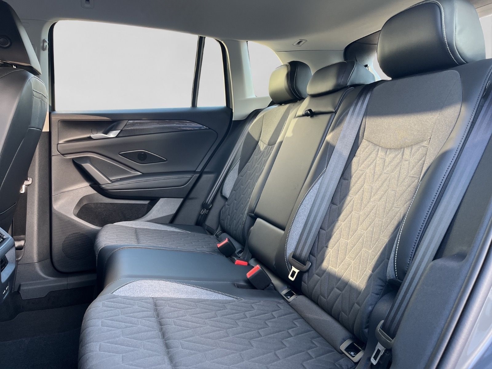 Volkswagen Tiguan GOAL 1.5 TSI DSG | LED NAVI ACC AHK 360° foto 18