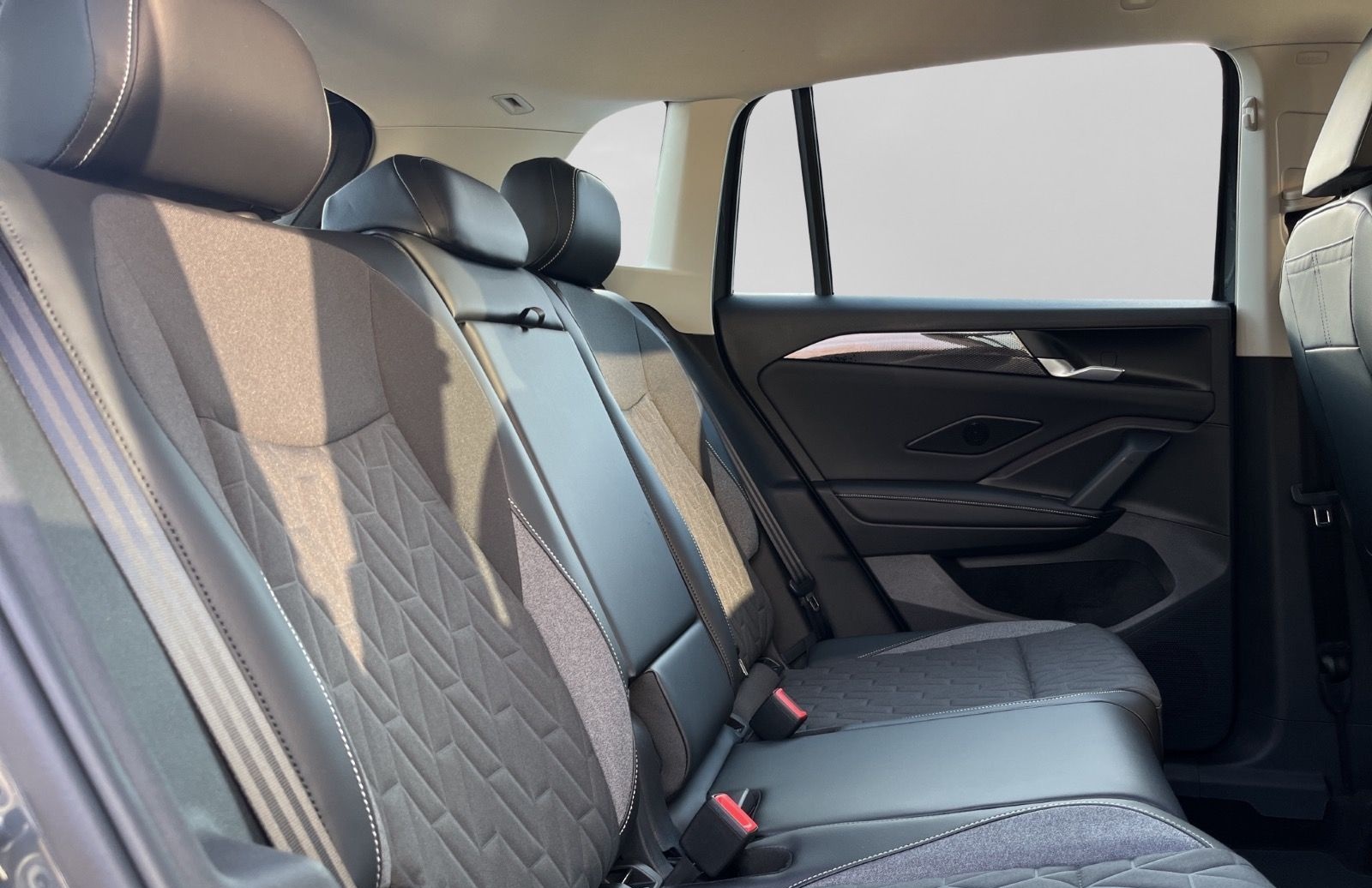 Volkswagen Tiguan GOAL 1.5 TSI DSG | LED NAVI ACC AHK 360° foto 19