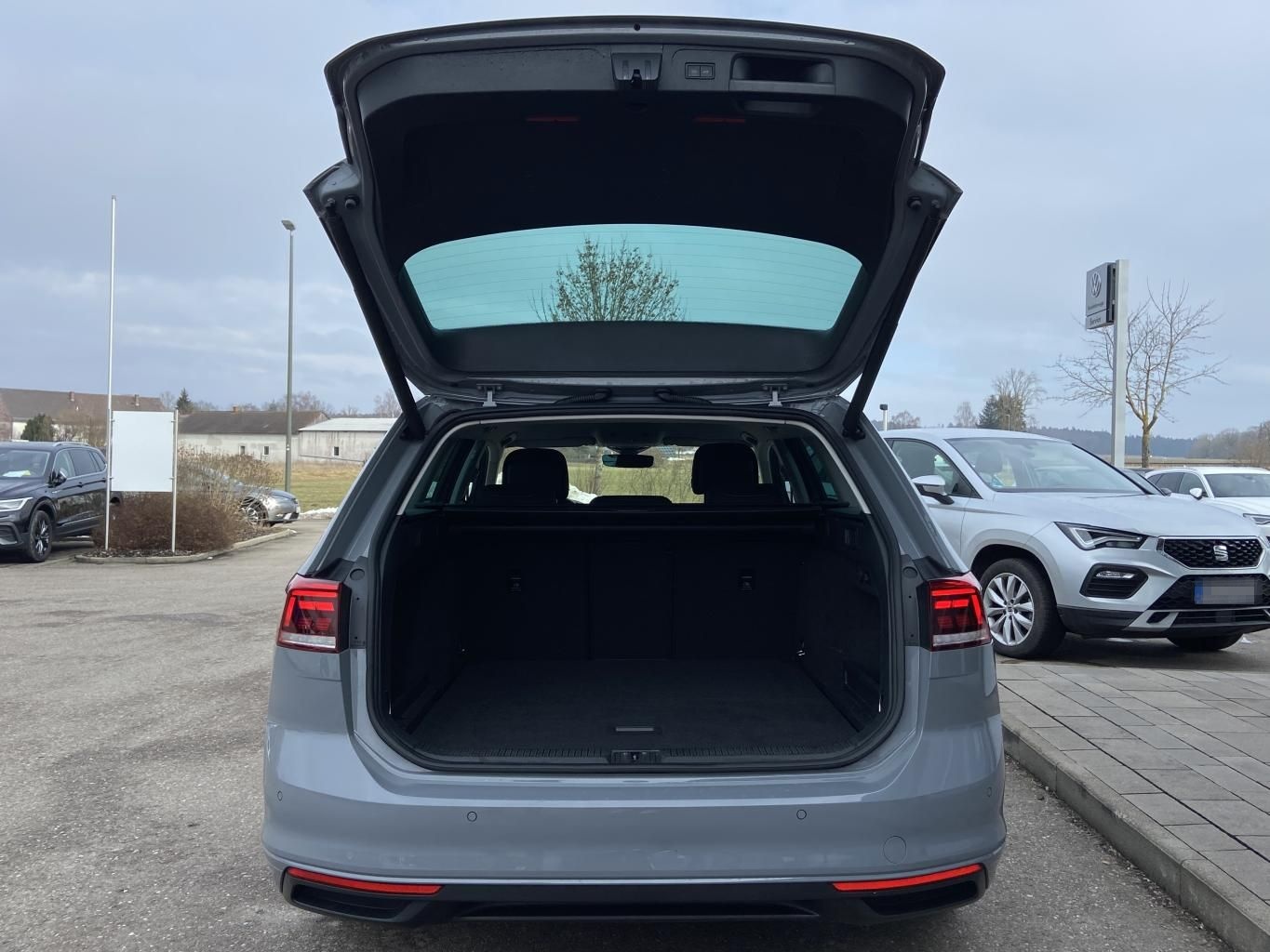 Volkswagen Passat Variant 2.0 TDI DSG BUSINESS 4-MOTION AHK foto 12