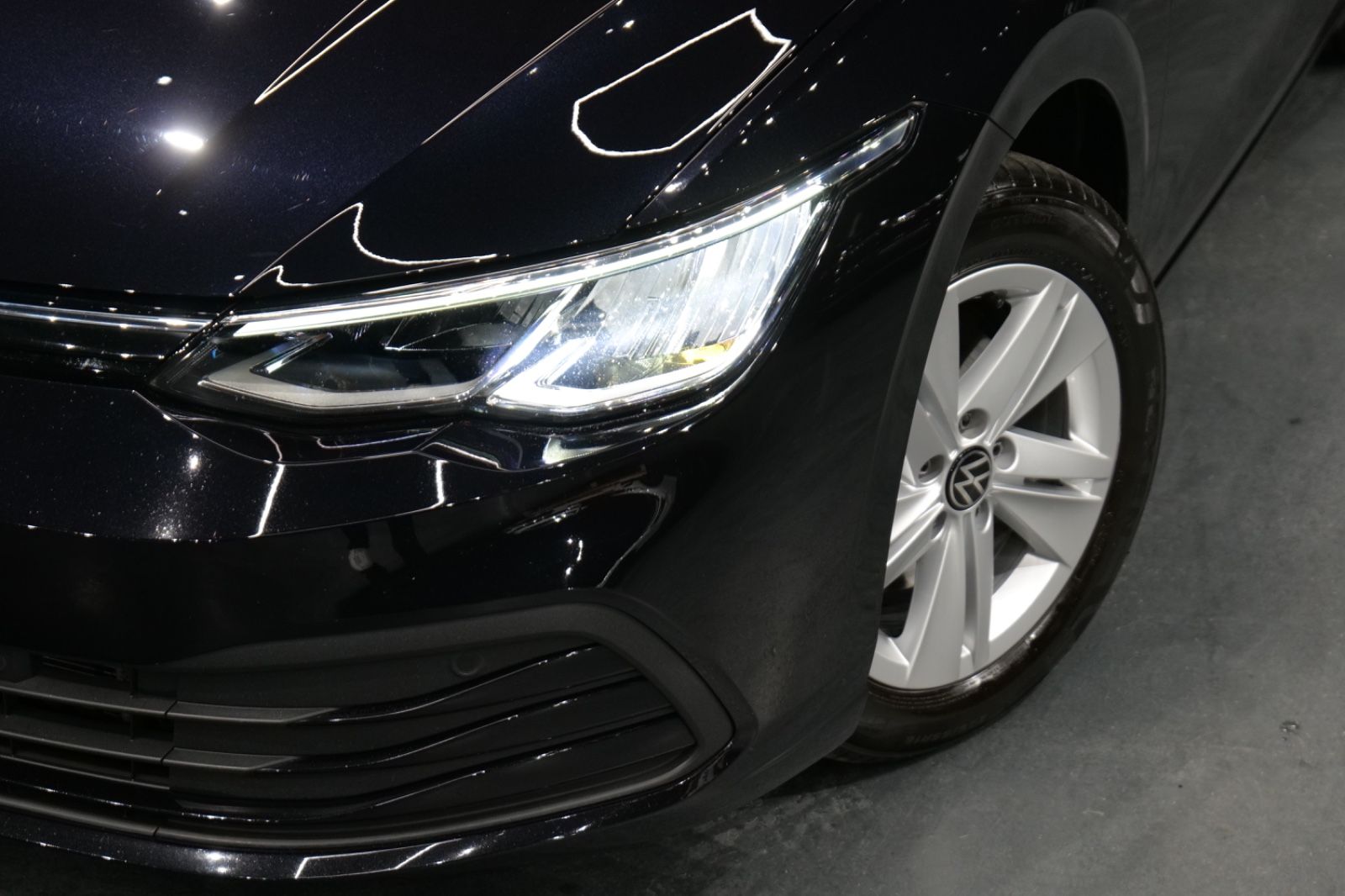 Volkswagen Golf VIII Lim. Life *LED*AHK*ACC*Lane-Assist* foto 3
