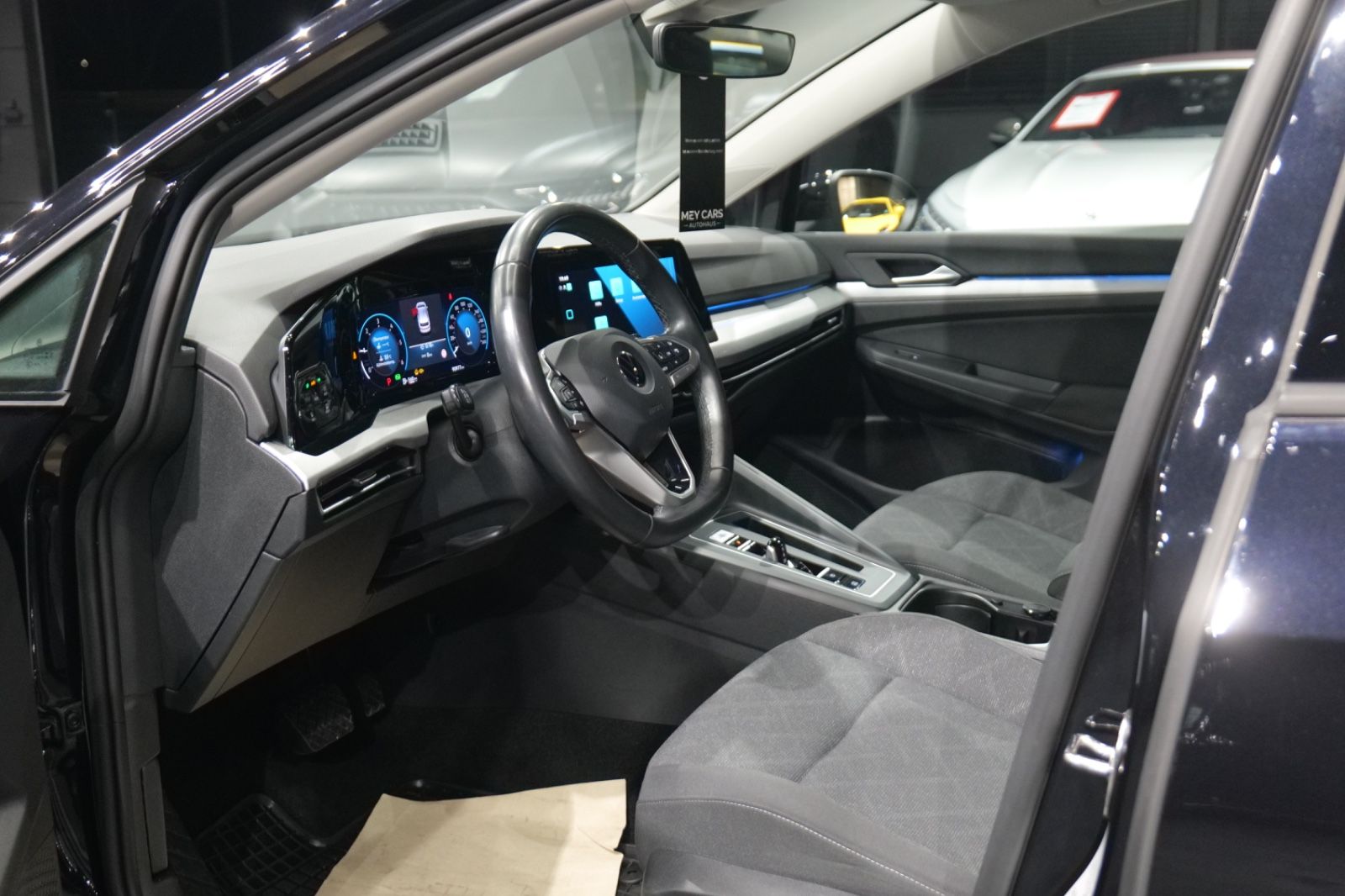 Volkswagen Golf VIII Lim. Life *LED*AHK*ACC*Lane-Assist* foto 10