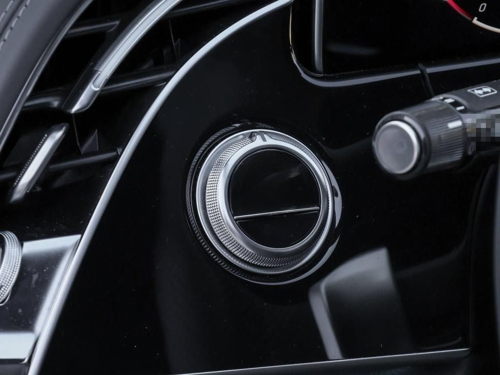 Mercedes-Benz E 300 de T AMG-Sport/Pano/Super/AHK/360/Distr/19 foto 15