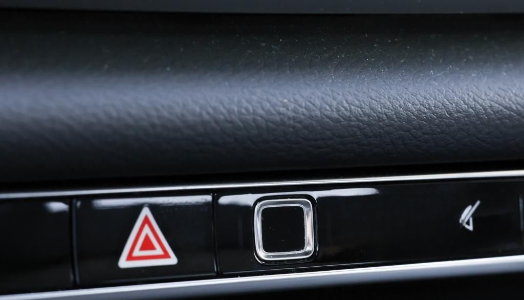 Mercedes-Benz E 300 de T AMG-Sport/Pano/Super/AHK/360/Distr/19 foto 19