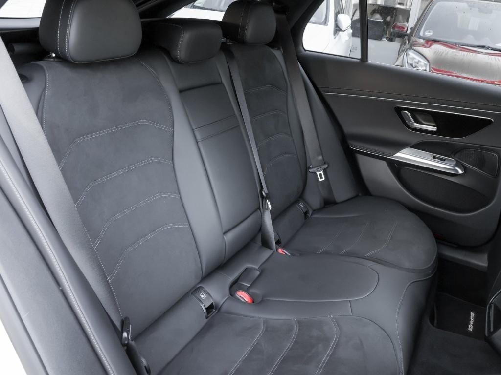 Mercedes-Benz E 300 de T AMG-Sport/Pano/Super/AHK/360/Distr/19 foto 5