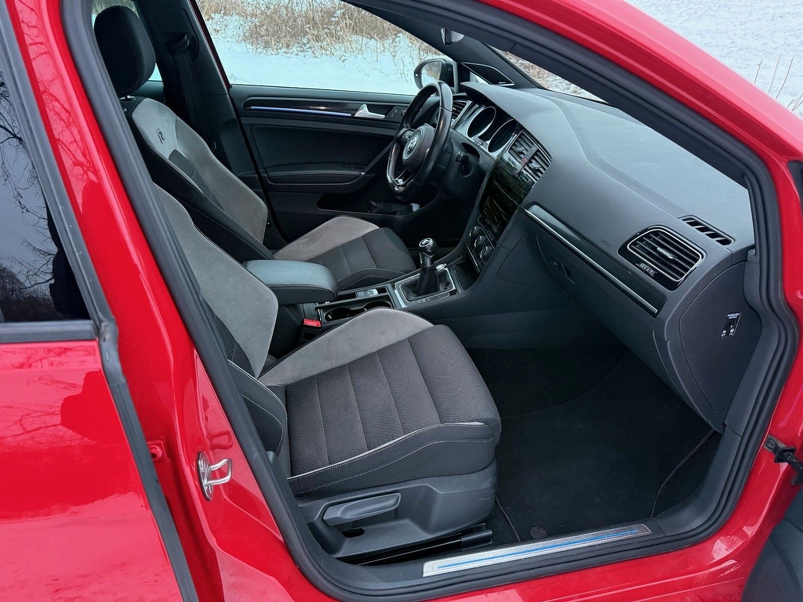 Volkswagen Golf 7R  2.0 TSI 4MOTION Pressefahrzeug foto 11