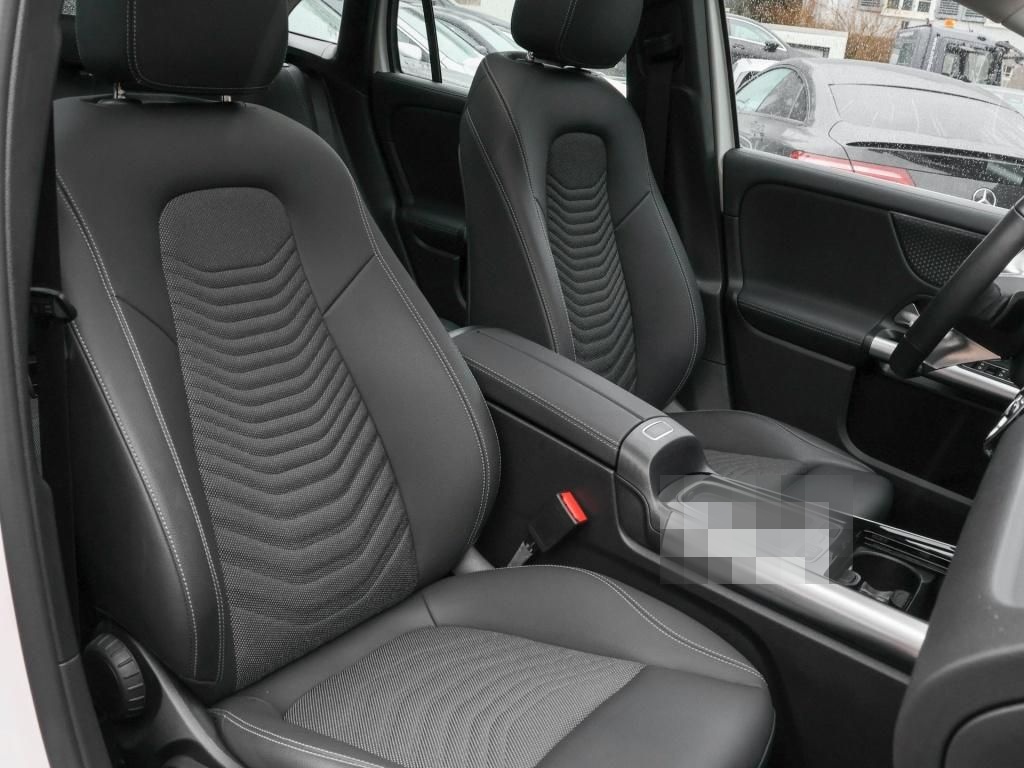 Mercedes-Benz GLA 200 d Progressive/Pano/AHK/Burm/MLB/Distr/18 foto 4