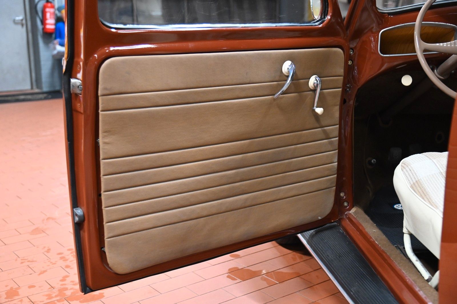 Volkswagen Käfer "Brezel" *WINKER*RHEUMAKLAPPE*GASROLLE* foto 8