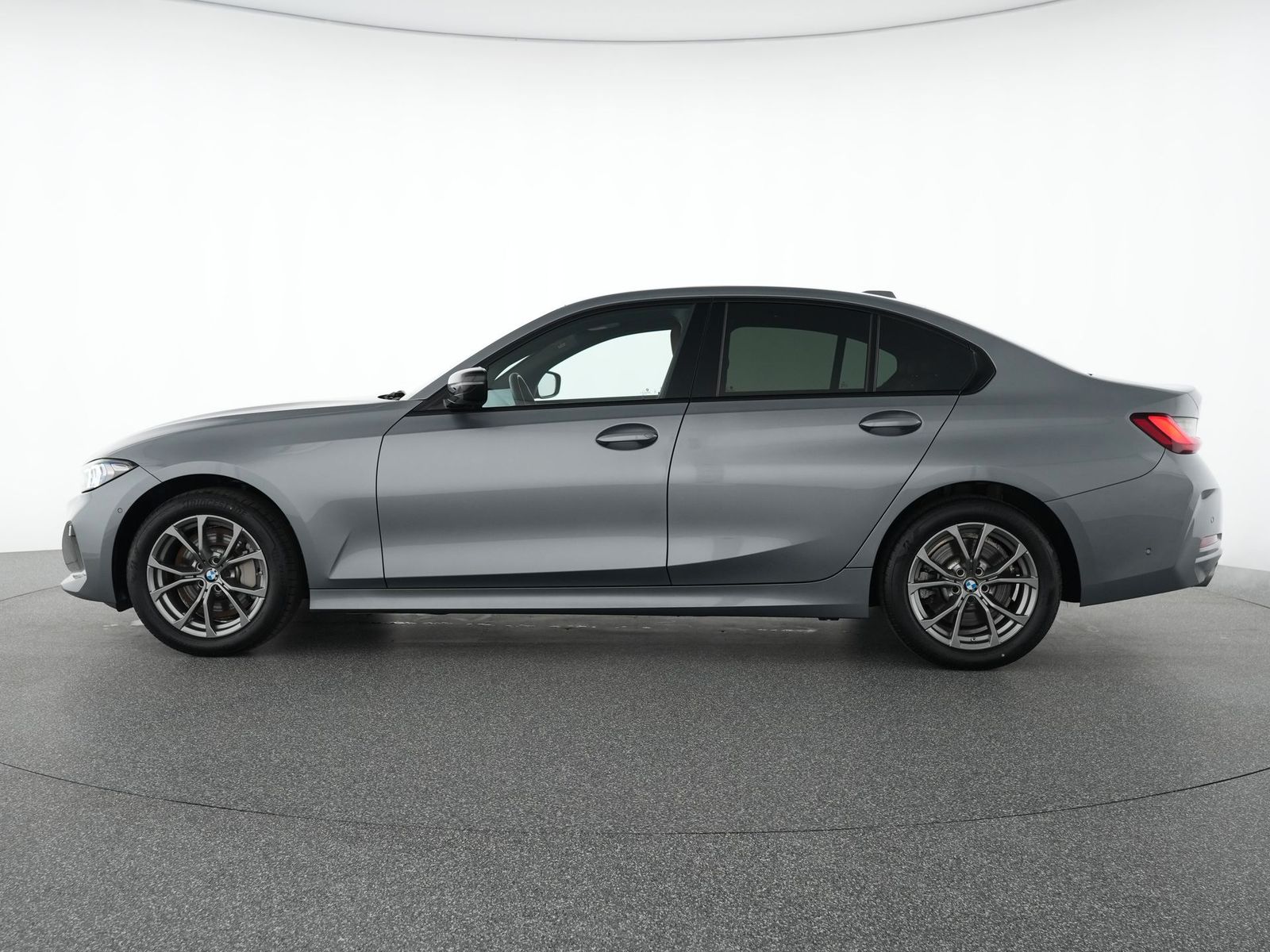 BMW 330i xDrive Schiebedach|Harman-Kardon|Navi|Kamer foto 10