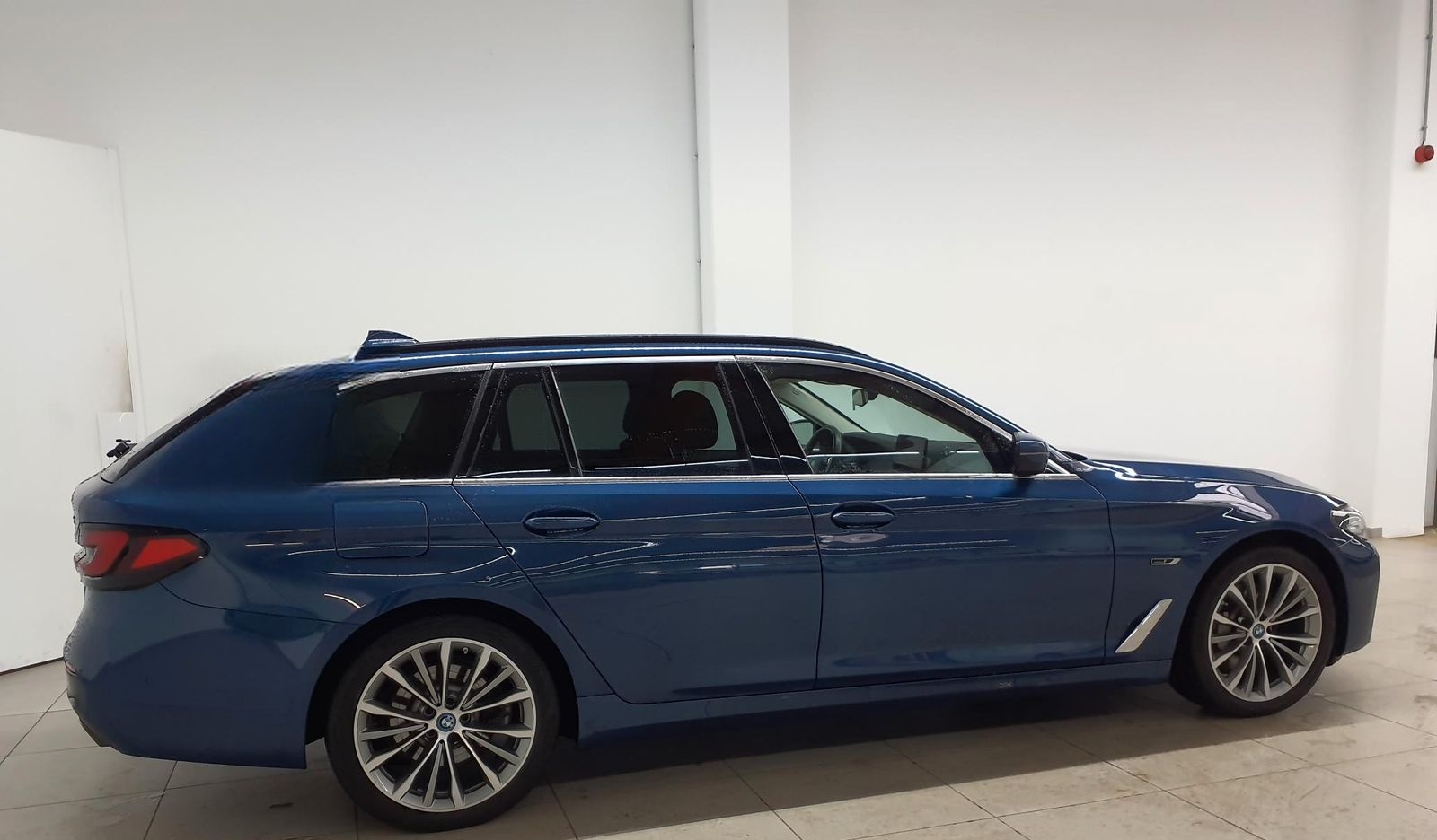 BMW 530e Touring Aut. Luxury Line Leder HuD foto 3