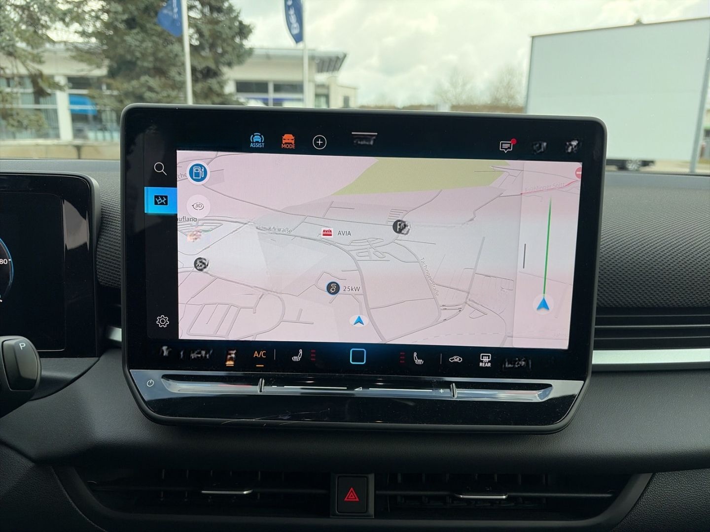 Volkswagen T-Roc 110 kW 1.5 eTSI R-Line Sportpaket HUD Navi foto 8