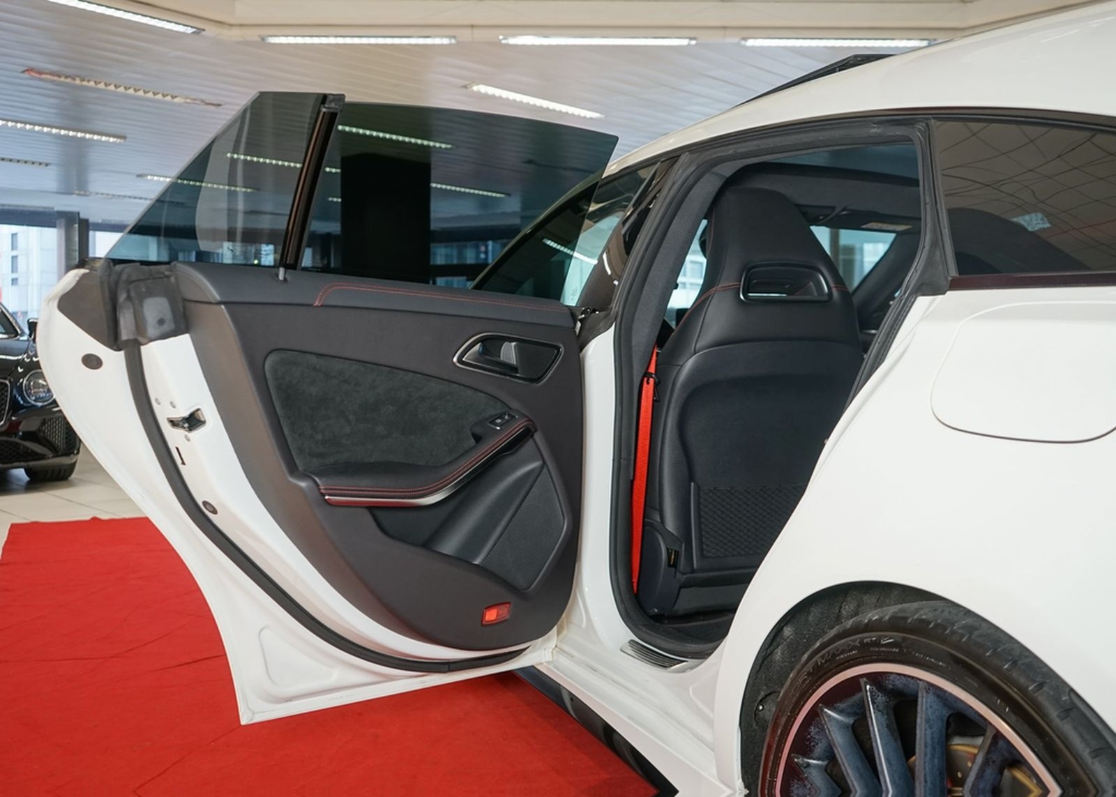 Mercedes-Benz CLA 45 AMG Shooting Brake Aero Night Paket MWST foto 37