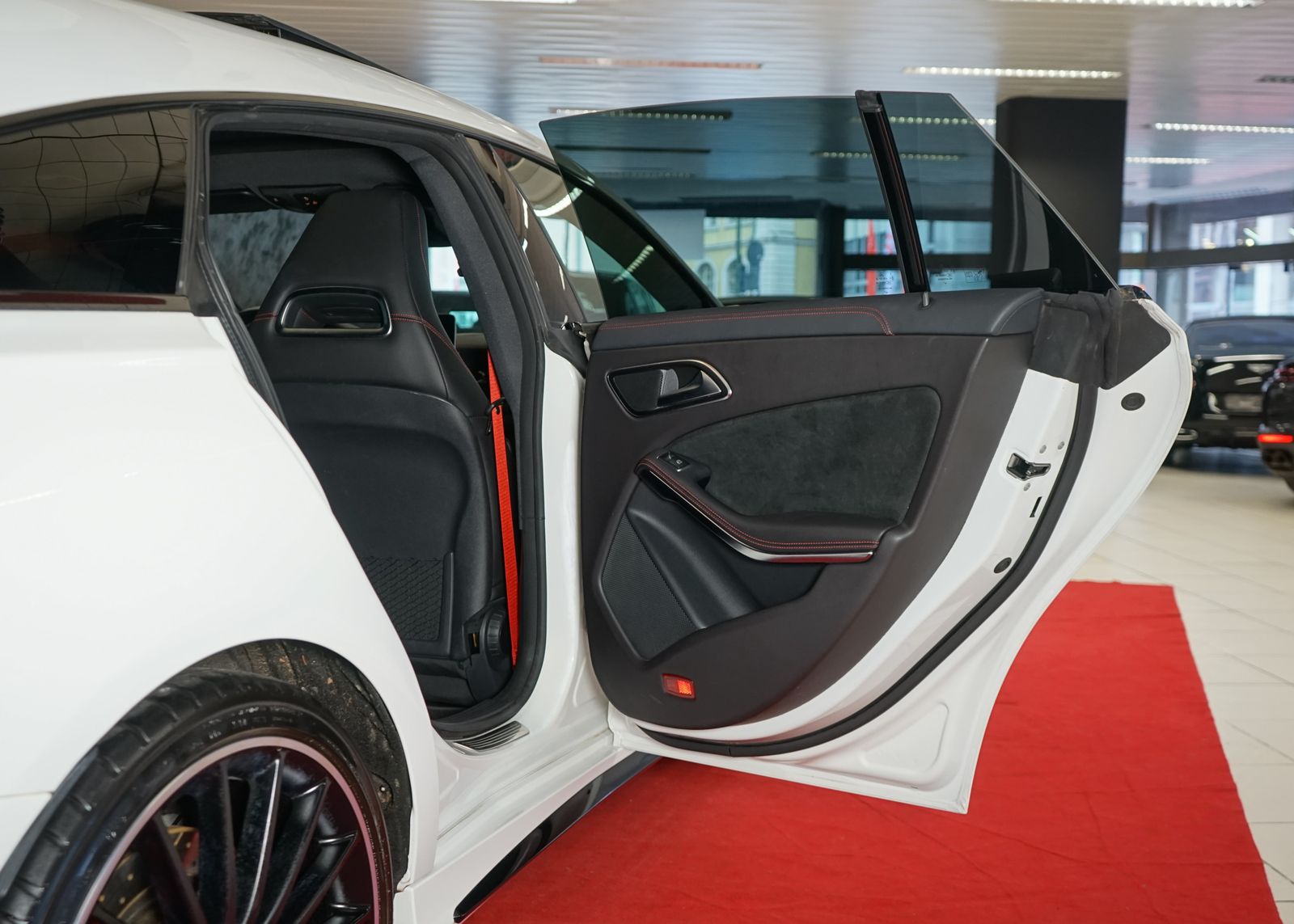 Mercedes-Benz CLA 45 AMG Shooting Brake Aero Night Paket MWST foto 40