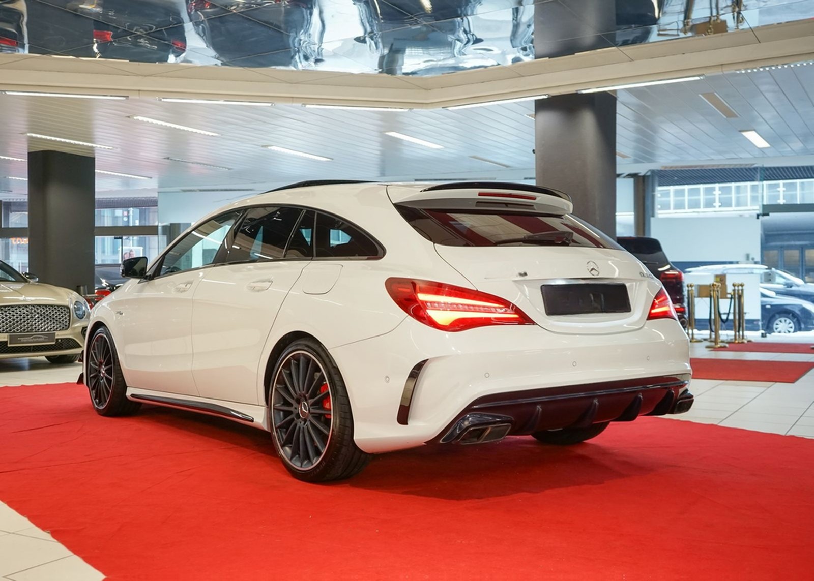 Mercedes-Benz CLA 45 AMG Shooting Brake Aero Night Paket MWST foto 8
