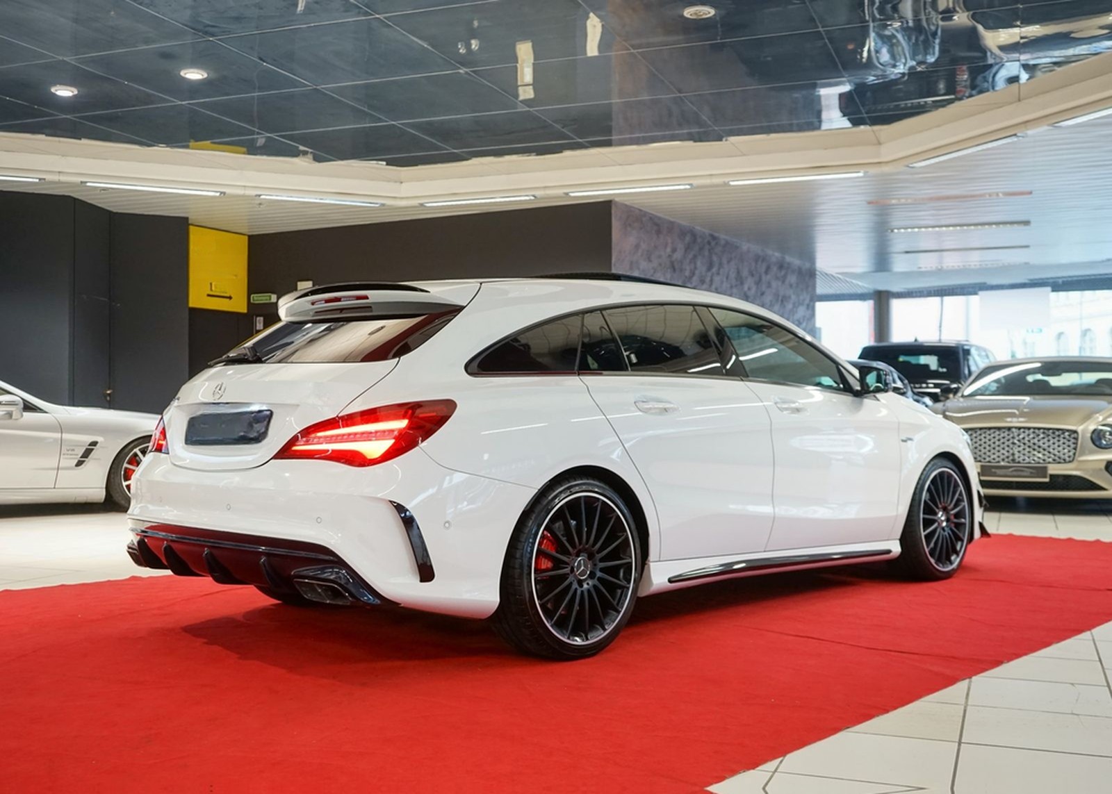 Mercedes-Benz CLA 45 AMG Shooting Brake Aero Night Paket MWST foto 10