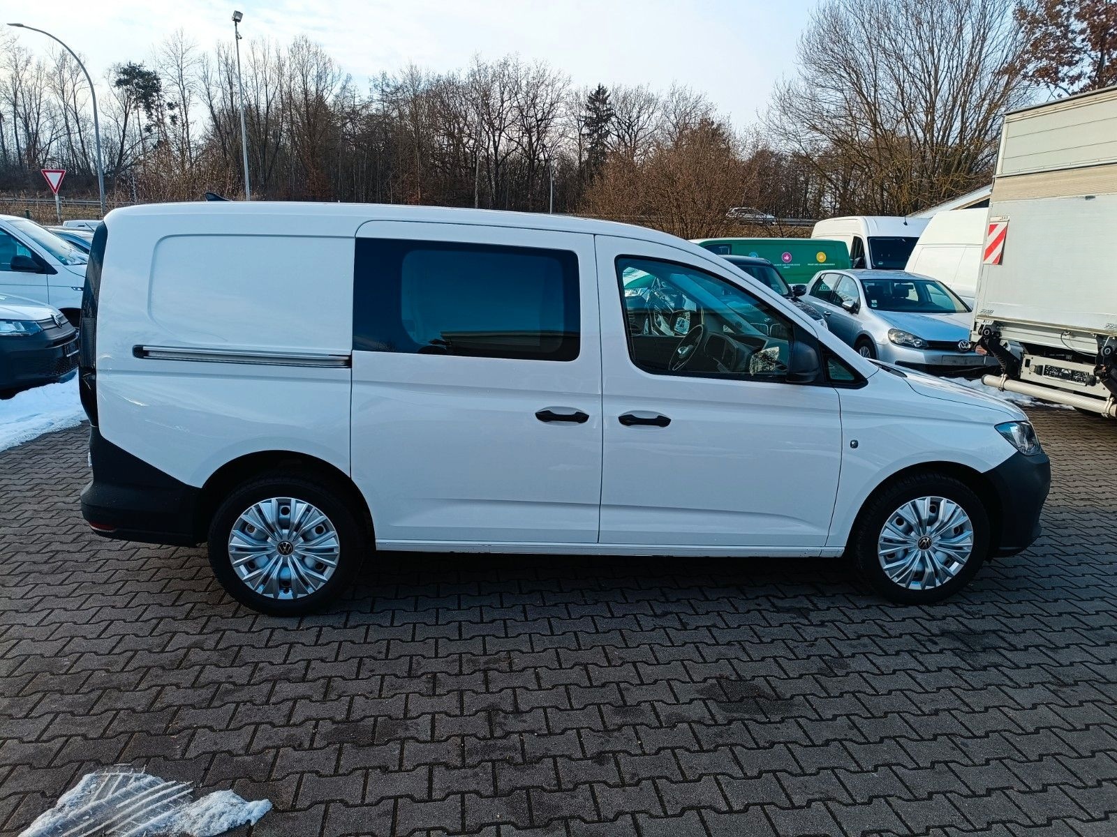 Volkswagen Caddy Maxi Cargo 2,0 TDI EcoProf foto 2
