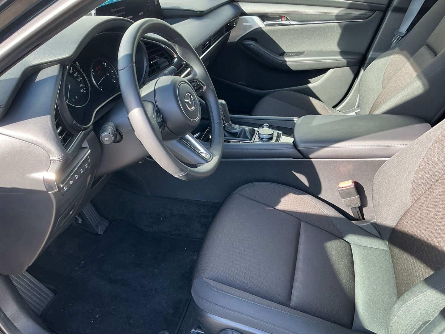 Mazda 3 2.5 AT Exclusive-Line Matrix Bose 360 HUD ACAA foto 7