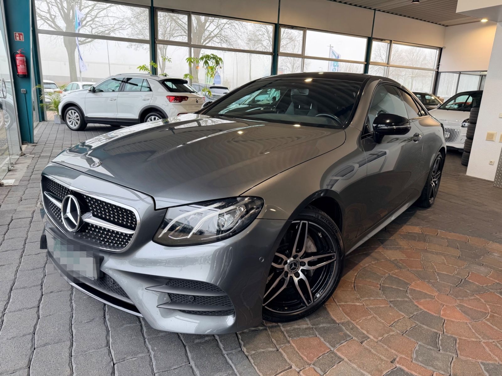 Mercedes-Benz E 200 Coupé 4M AMG-Line Kamera-P.Dach-Totwinkel foto 2