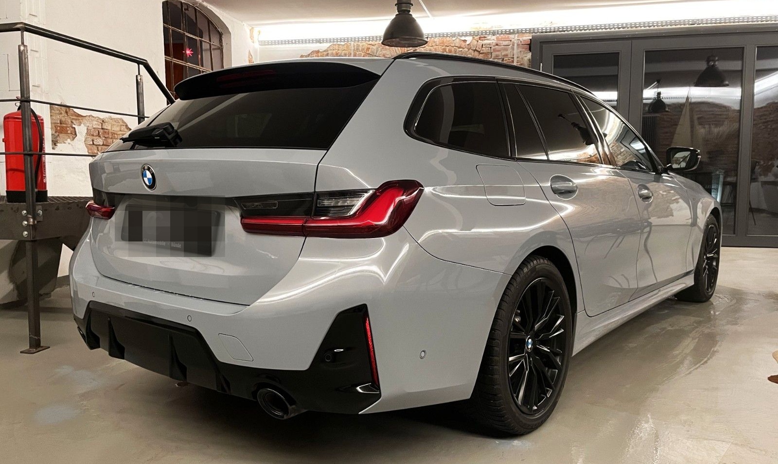 BMW 320A d xDrive M Sportbremse ACC AHK HUD H/K 18" foto 10