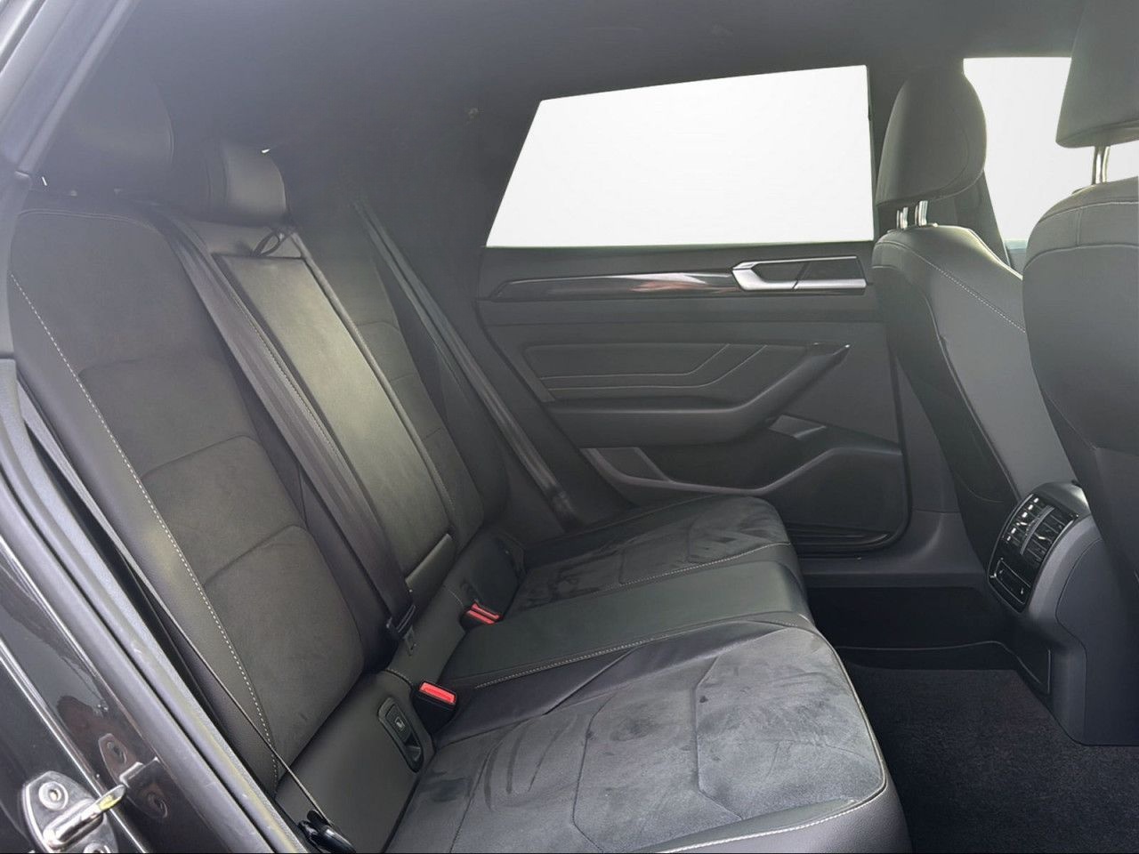 Volkswagen ARTEON SHOOTINGBRAKE 2.0 TDI R-LINE+AZV+IQ.LIGHT foto 12