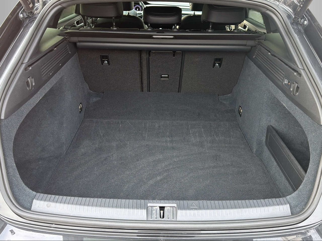 Volkswagen ARTEON SHOOTINGBRAKE 2.0 TDI R-LINE+AZV+IQ.LIGHT foto 14