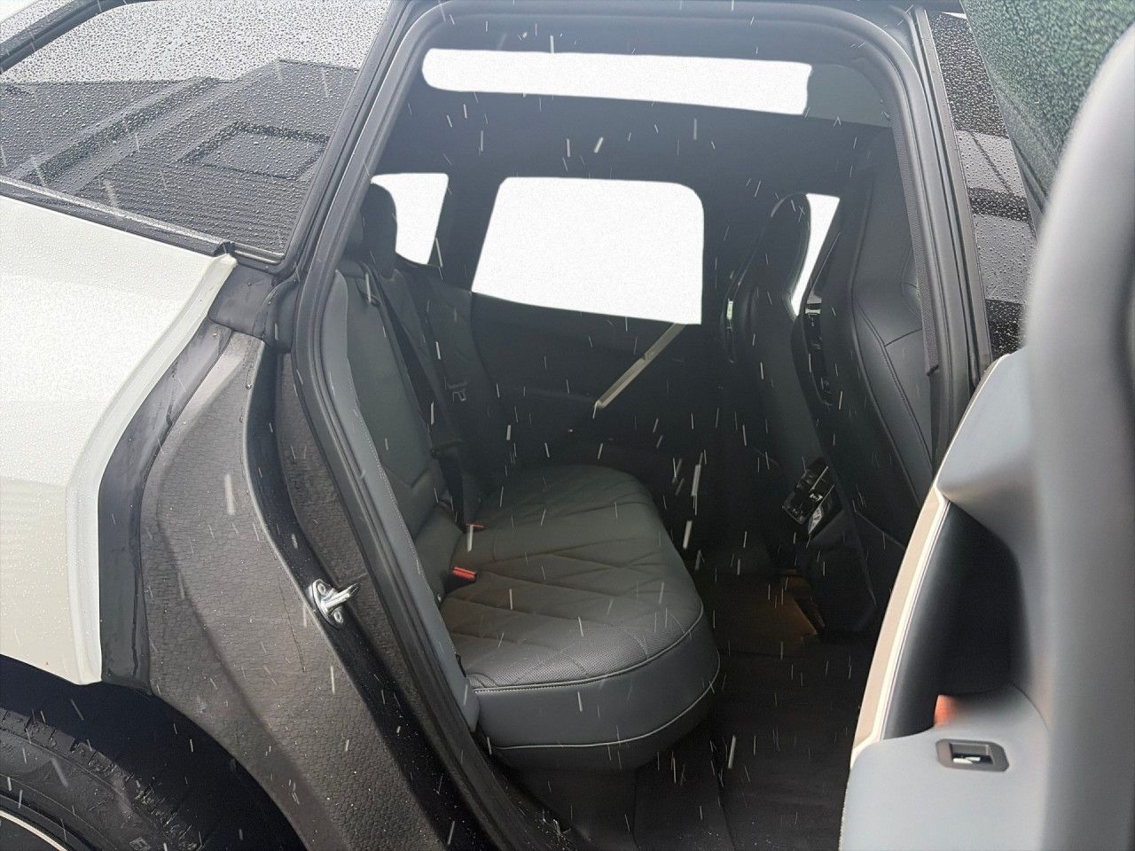 BMW iX xDrive40 Sport AHK Laser H/K Shzg Klimaaut foto 12