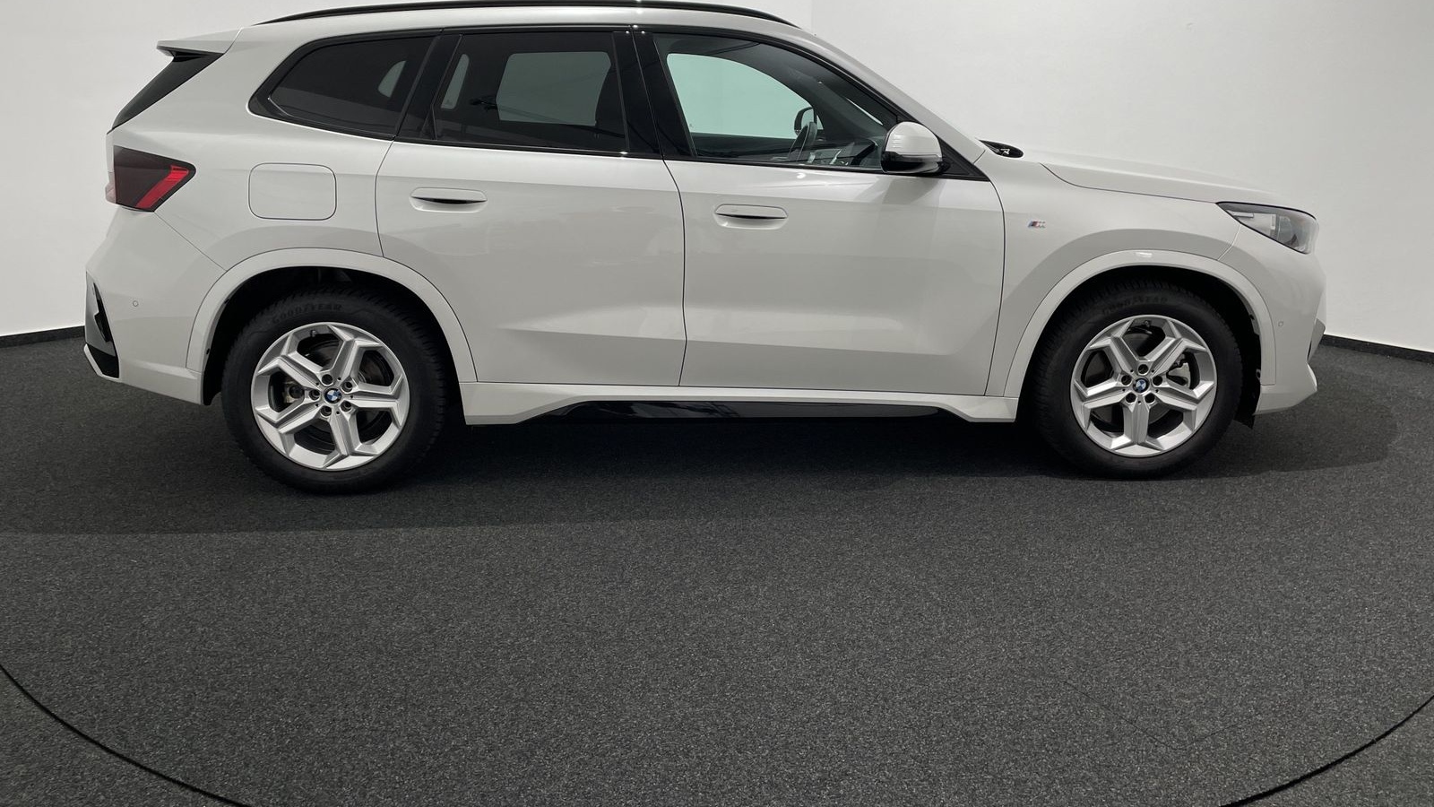 BMW X1 xDrive23d M SPORT/PANO/SITZ MEMORY/ADAP LED/D foto 2