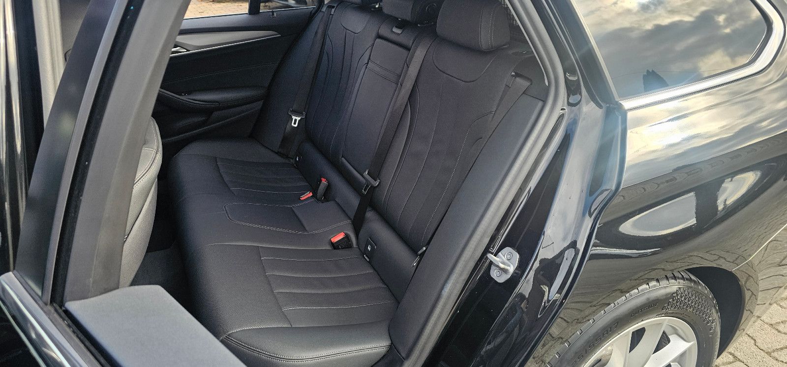 BMW 520d*Touring*Aut.*Virtual*LED*Kamera*Leder*Navi* foto 17