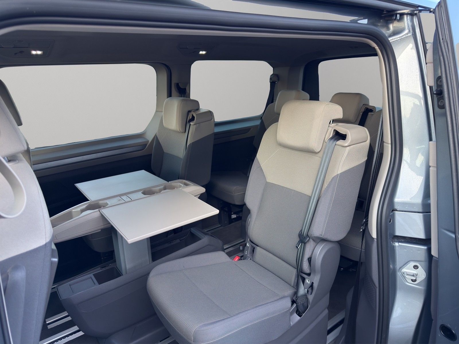Volkswagen T7 Multivan Life 2,0 l 110 kW TDI SCR Frontantri foto 13