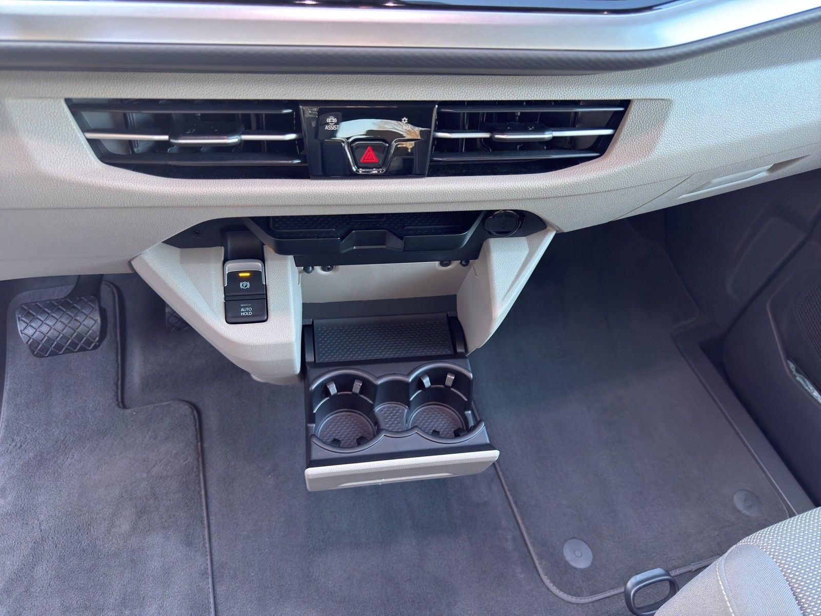 Volkswagen T7 Multivan Life 2,0 l 110 kW TDI SCR Frontantri foto 15