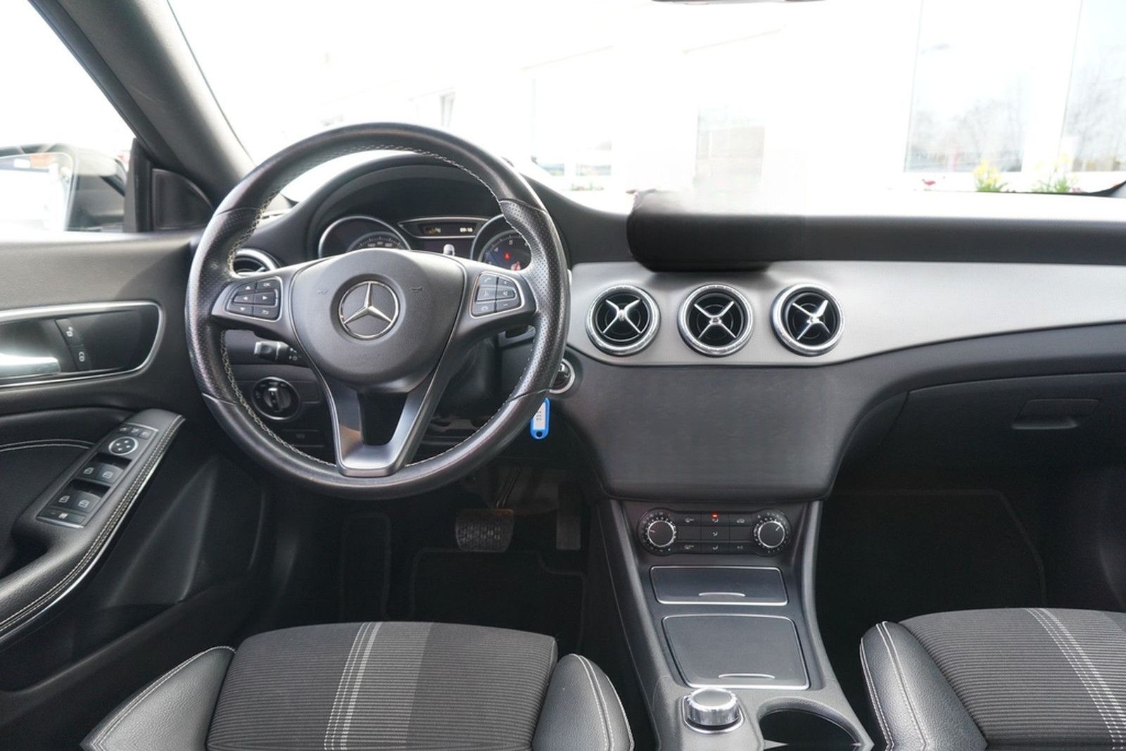Mercedes-Benz CLA 200 Shooting Brake LED Navi SHZ Kamera Night foto 14