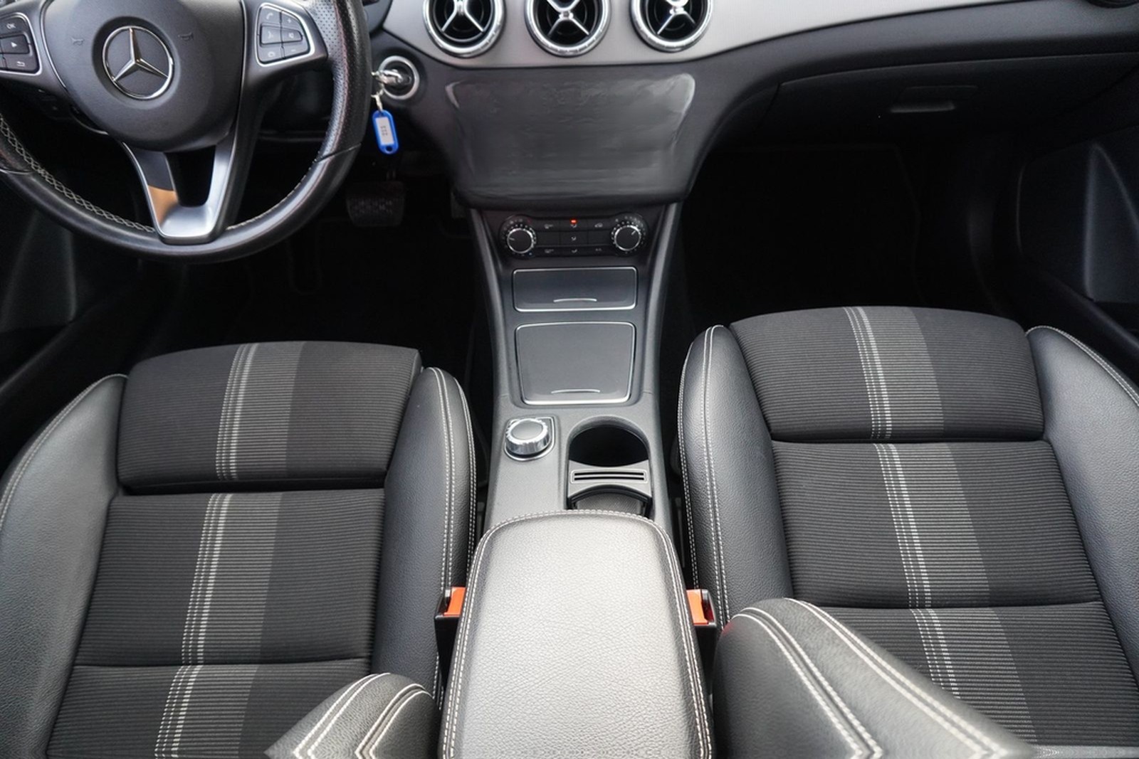 Mercedes-Benz CLA 200 Shooting Brake LED Navi SHZ Kamera Night foto 26