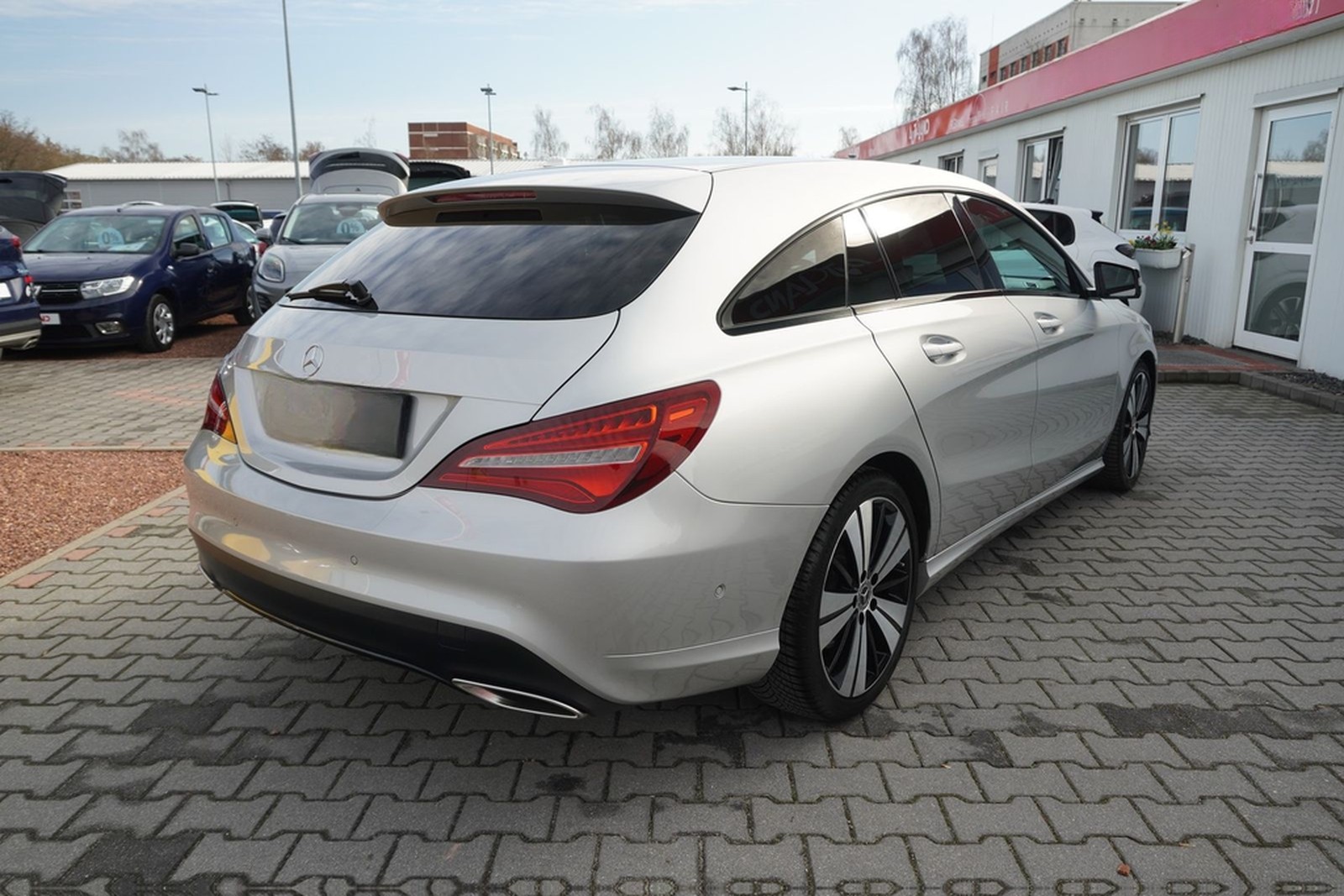 Mercedes-Benz CLA 200 Shooting Brake LED Navi SHZ Kamera Night foto 5